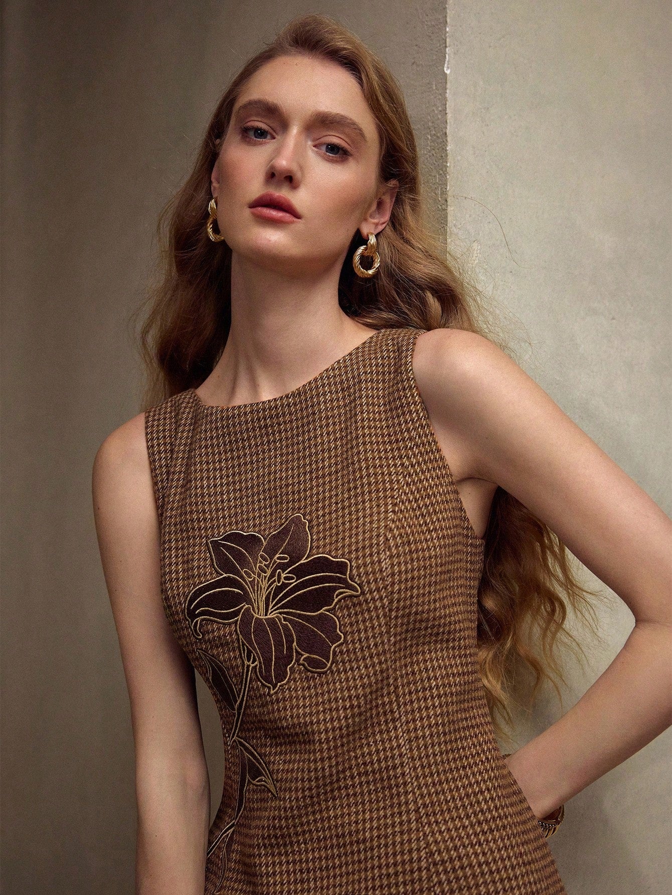 CM-DS179727 Women Elegant Seoul Style Round Neck Sleeveless Embroidery Plaid Fitted Mini Dress - Mocha Brown