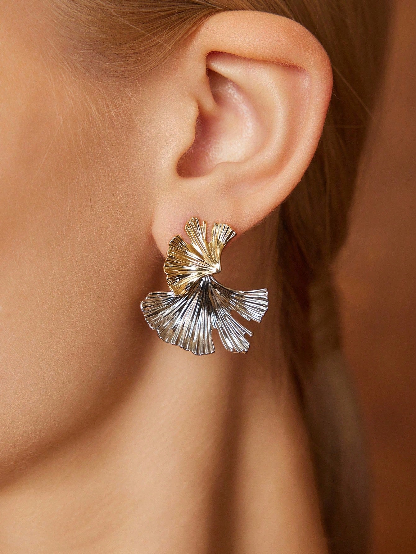 CM-AXS538891 Women Trendy Seoul Style Dual Tone Metallic Almond Leaf Earrings