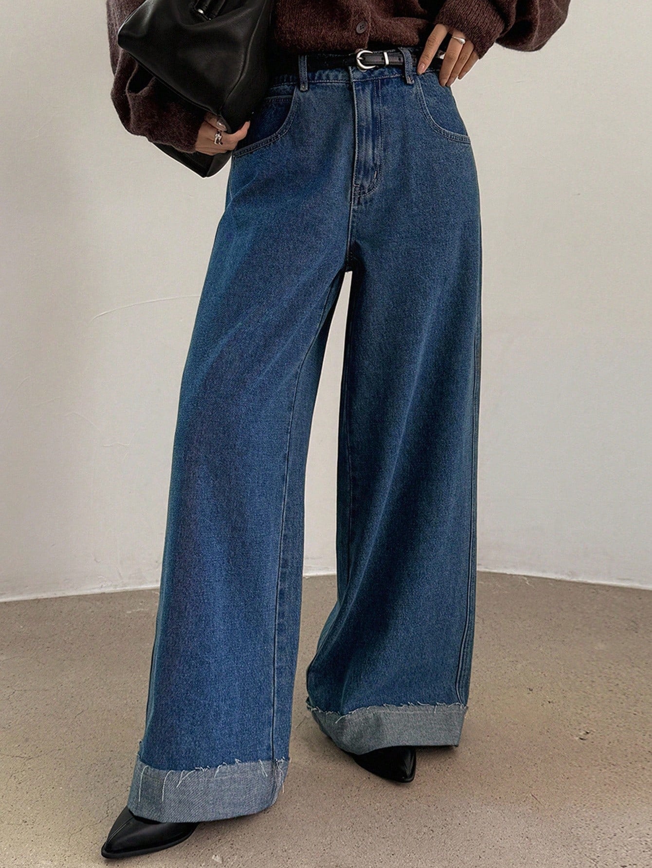 CM-BS989391 Women Casual Seoul Style Medium Wash Mid Waist Frayed Hem Straight Leg Jeans