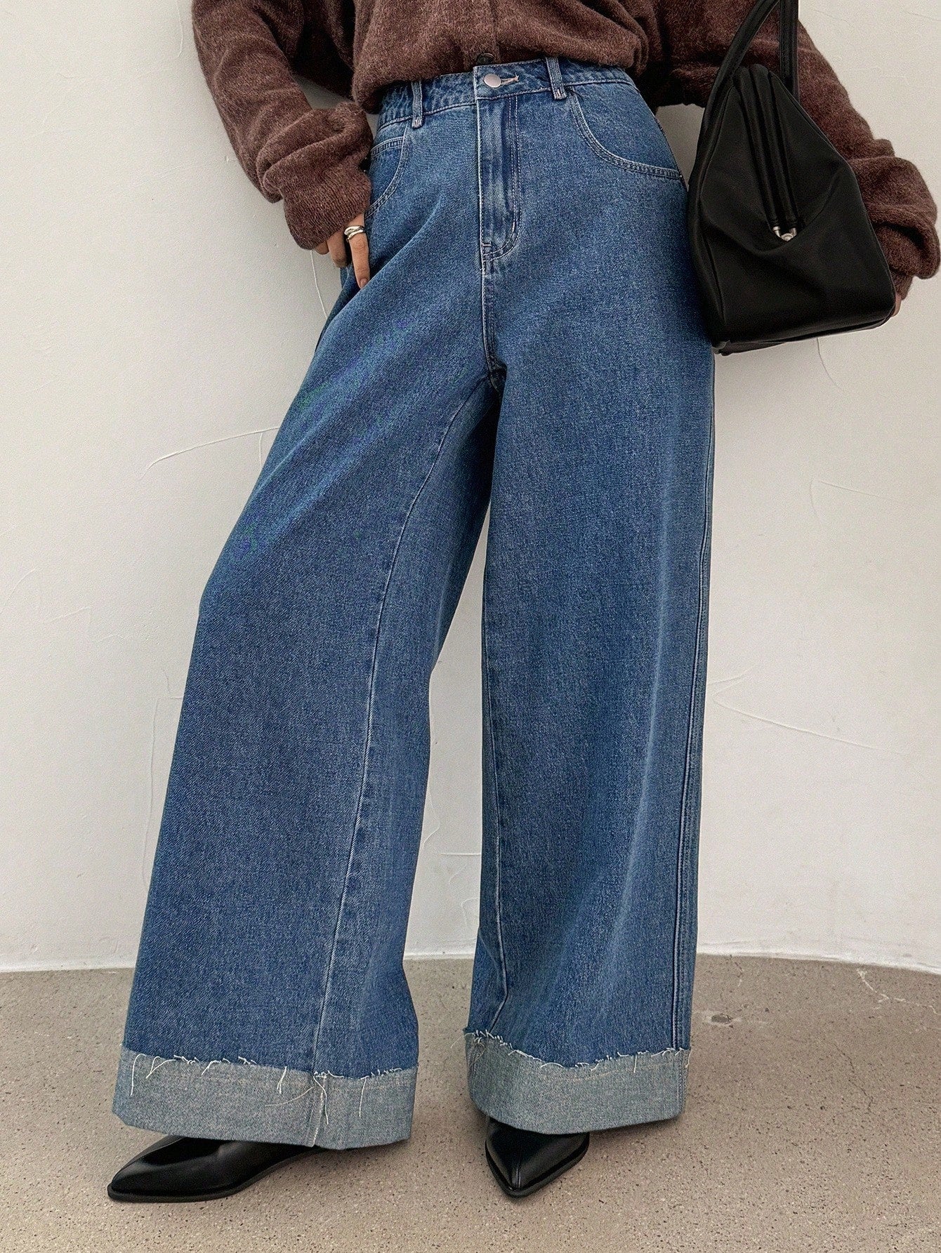 CM-BS989391 Women Casual Seoul Style Medium Wash Mid Waist Frayed Hem Straight Leg Jeans