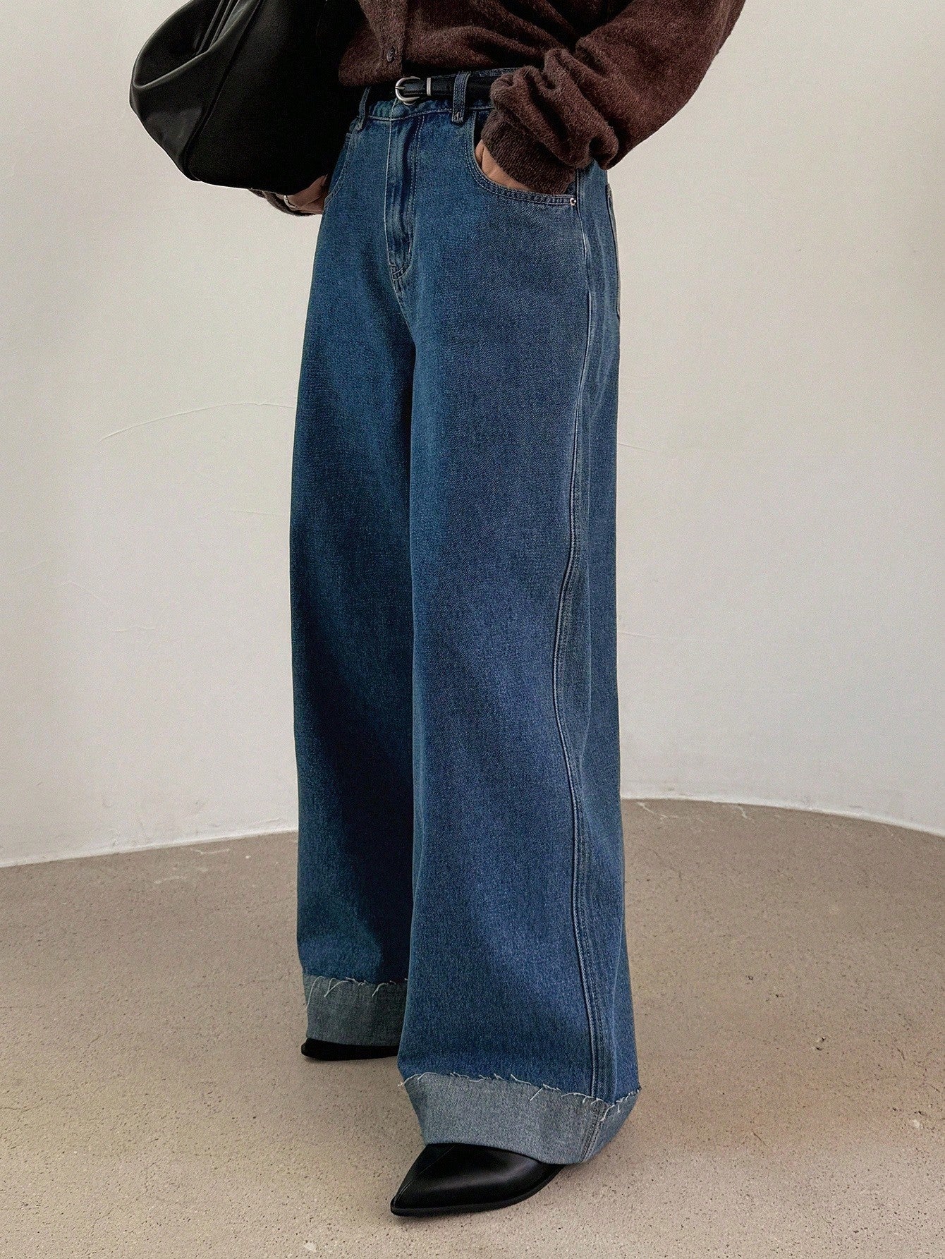 CM-BS989391 Women Casual Seoul Style Medium Wash Mid Waist Frayed Hem Straight Leg Jeans