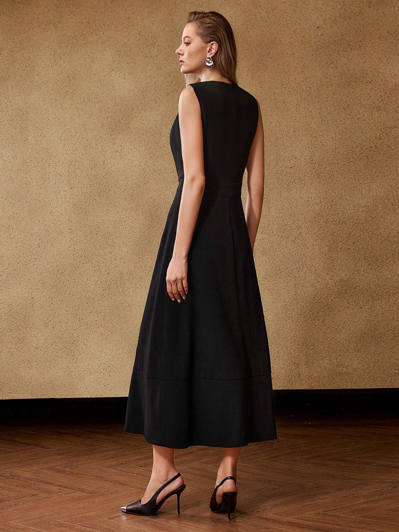 CM-DS461866 Women Elegant Seoul Style Round Neck Sleeveless Metal Button Decorated Midi Dress - Black