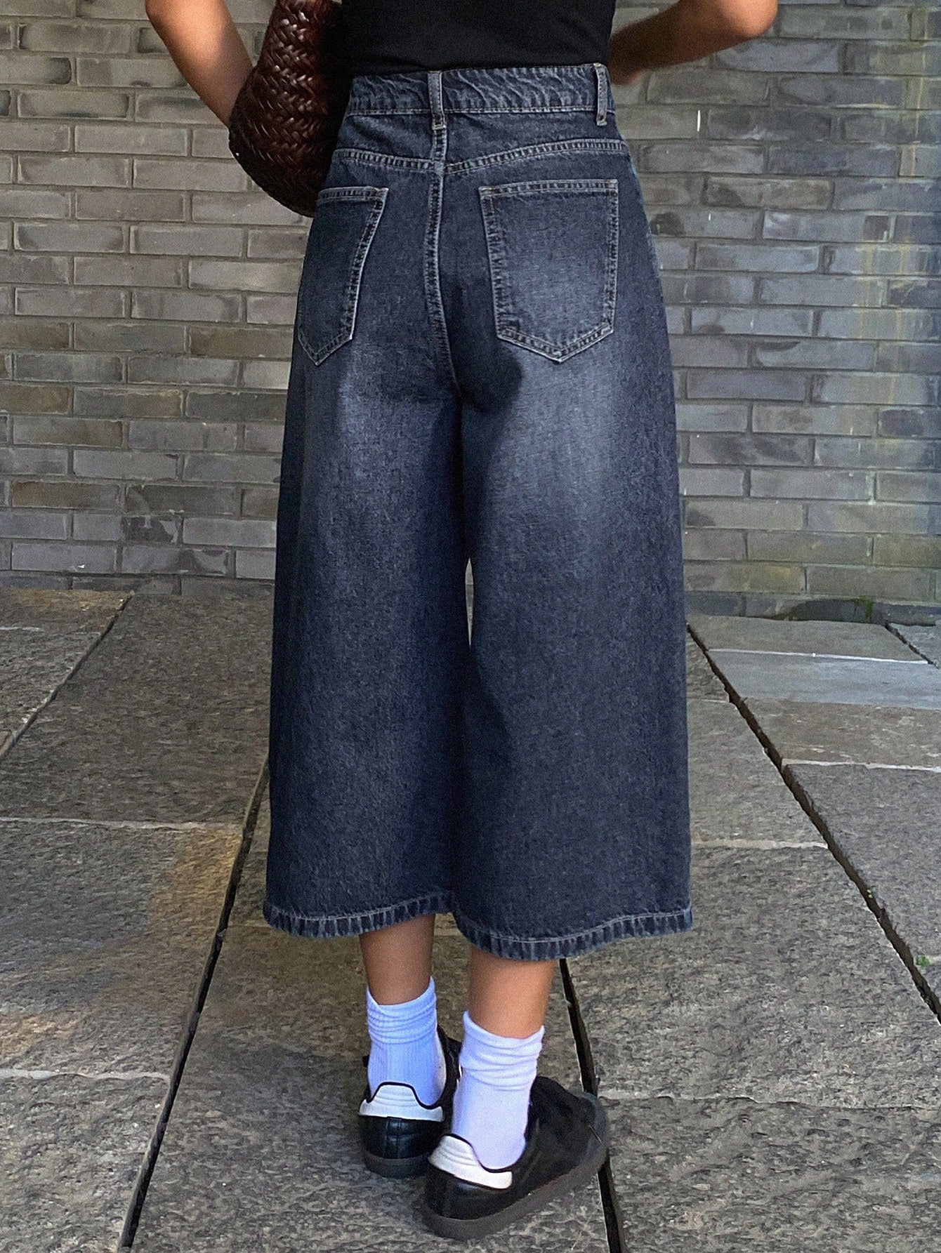 CM-BS734891 Women Casual Seoul Style Medium Wash Low-Waist Straight Leg Cropped Jeans
