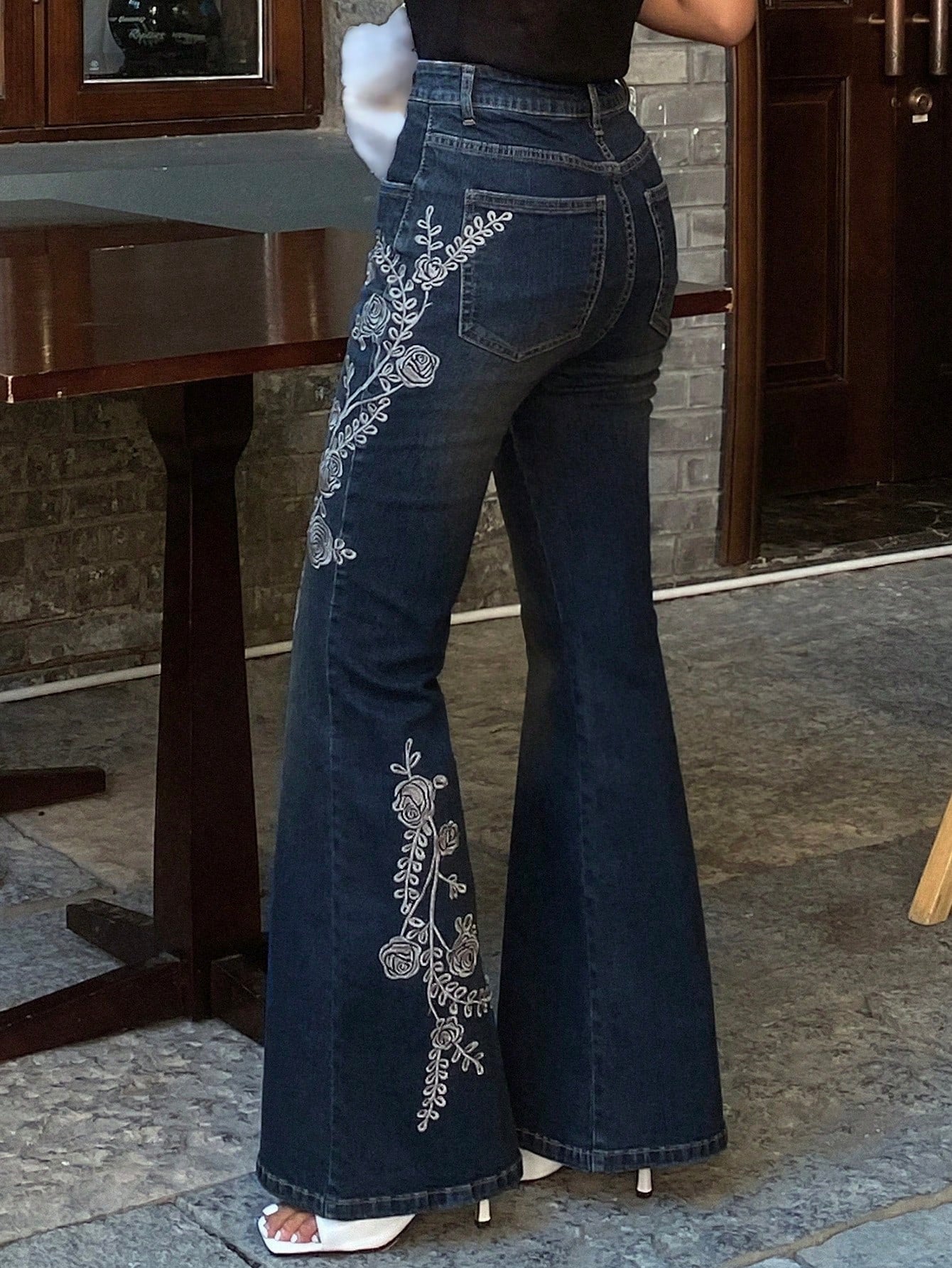 CM-BS805000 Women Casual Seoul Style Medium Wash Mid Waist Floral Embroidery Flare Jeans