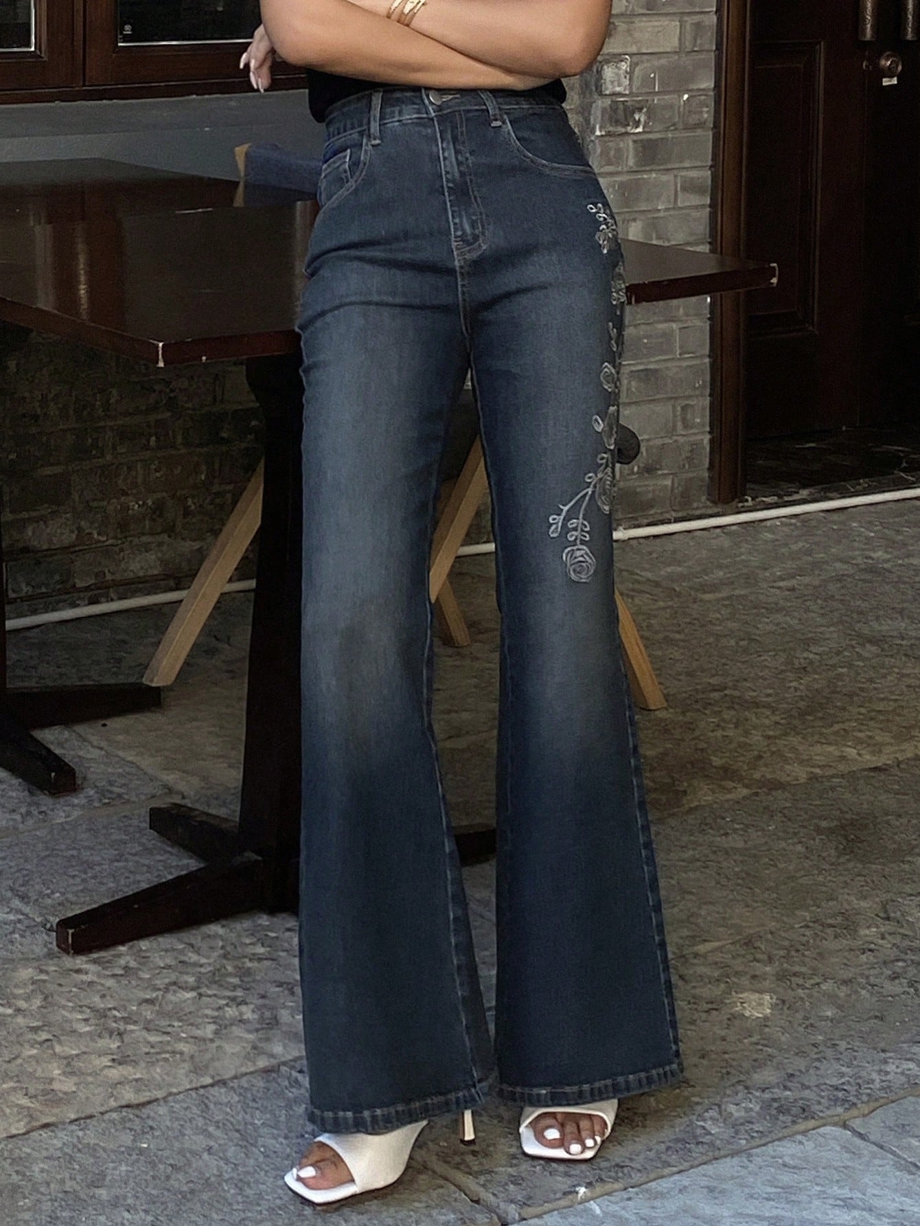CM-BS805000 Women Casual Seoul Style Medium Wash Mid Waist Floral Embroidery Flare Jeans