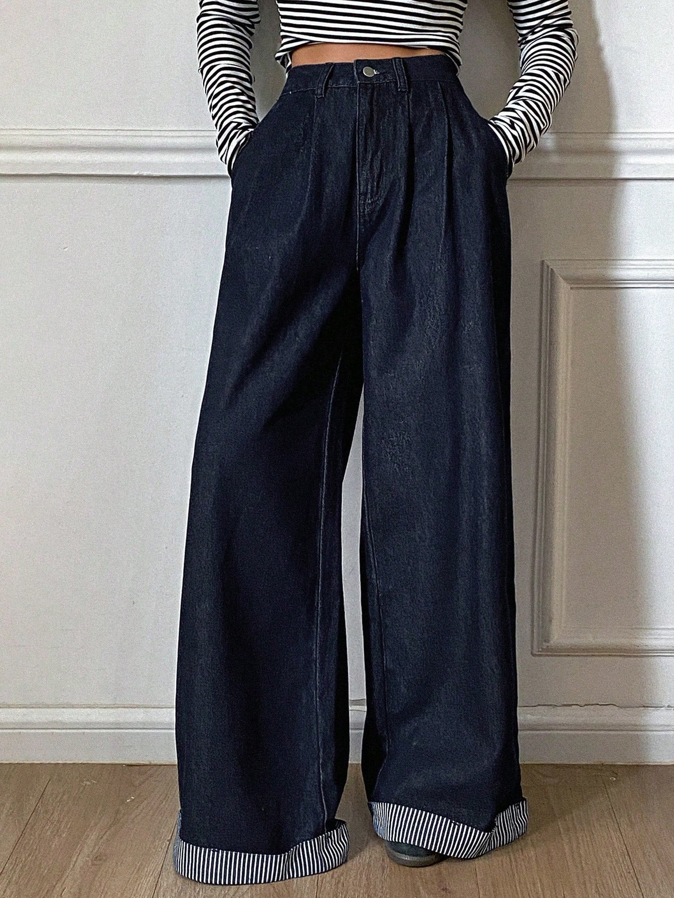 CM-BS002082 Women Casual Seoul Style Dark Wash Fold Pleated Solid Color Pocket Wide Leg Jeans