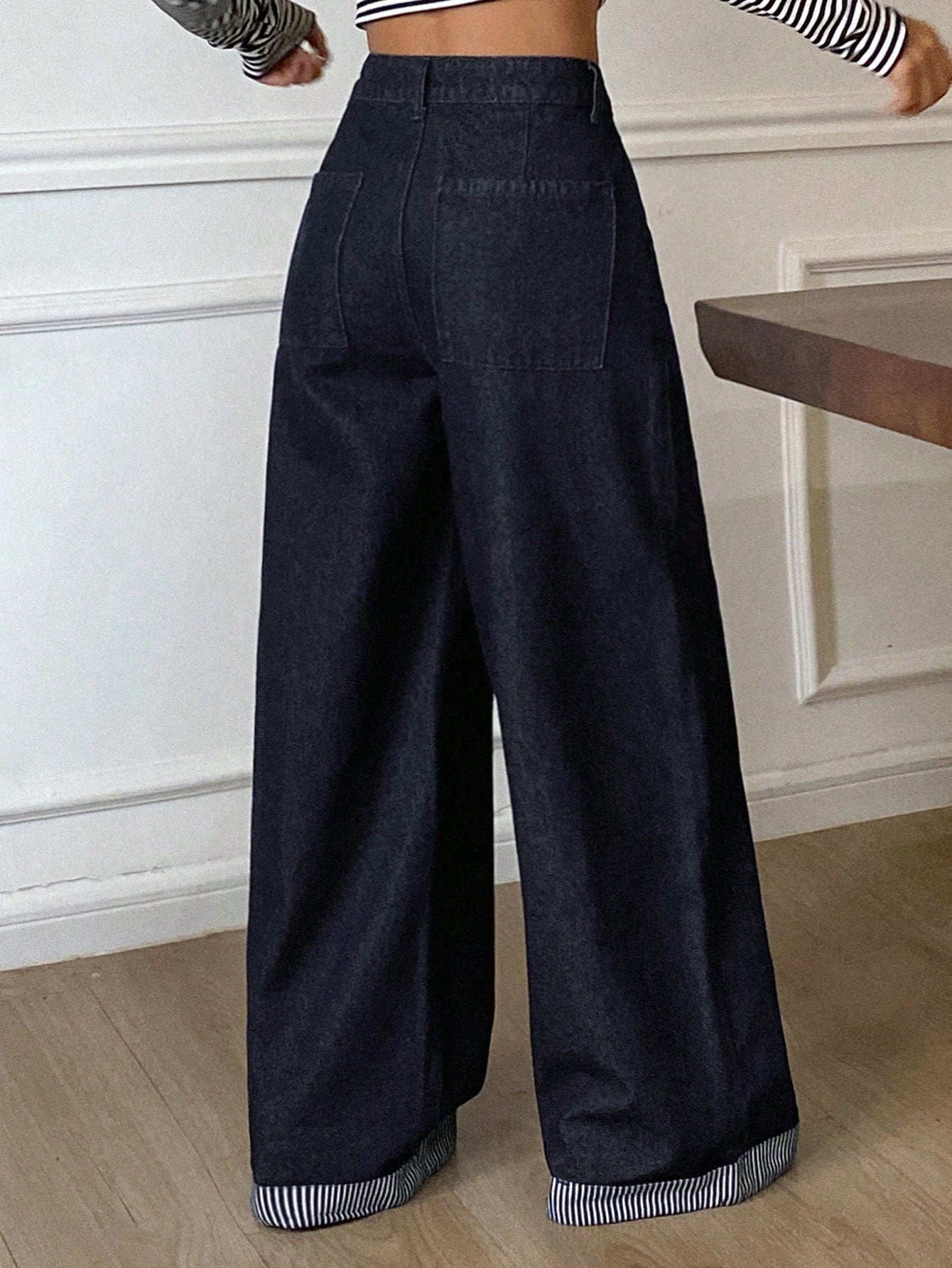 CM-BS002082 Women Casual Seoul Style Dark Wash Fold Pleated Solid Color Pocket Wide Leg Jeans