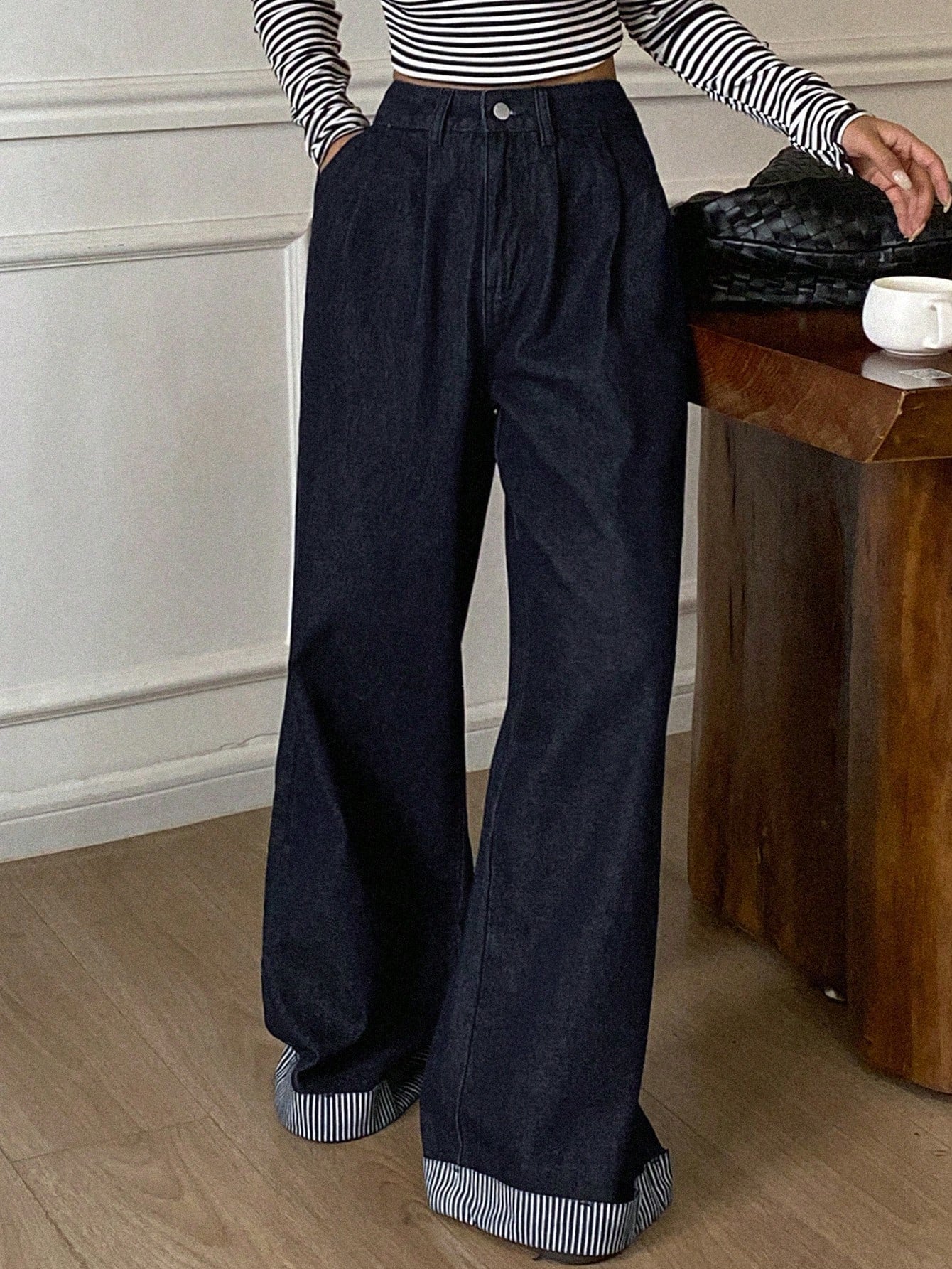 CM-BS002082 Women Casual Seoul Style Dark Wash Fold Pleated Solid Color Pocket Wide Leg Jeans