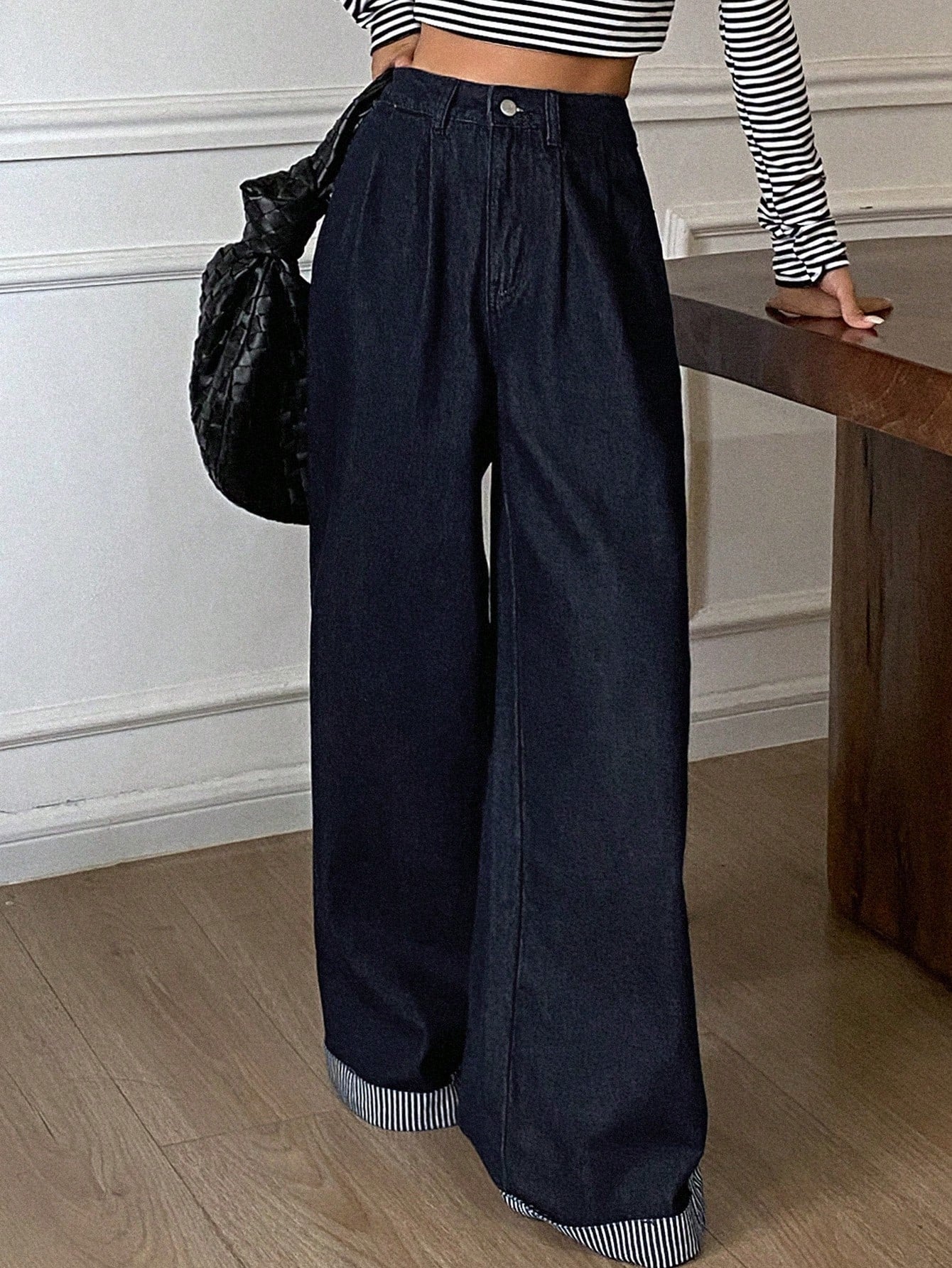 CM-BS002082 Women Casual Seoul Style Dark Wash Fold Pleated Solid Color Pocket Wide Leg Jeans