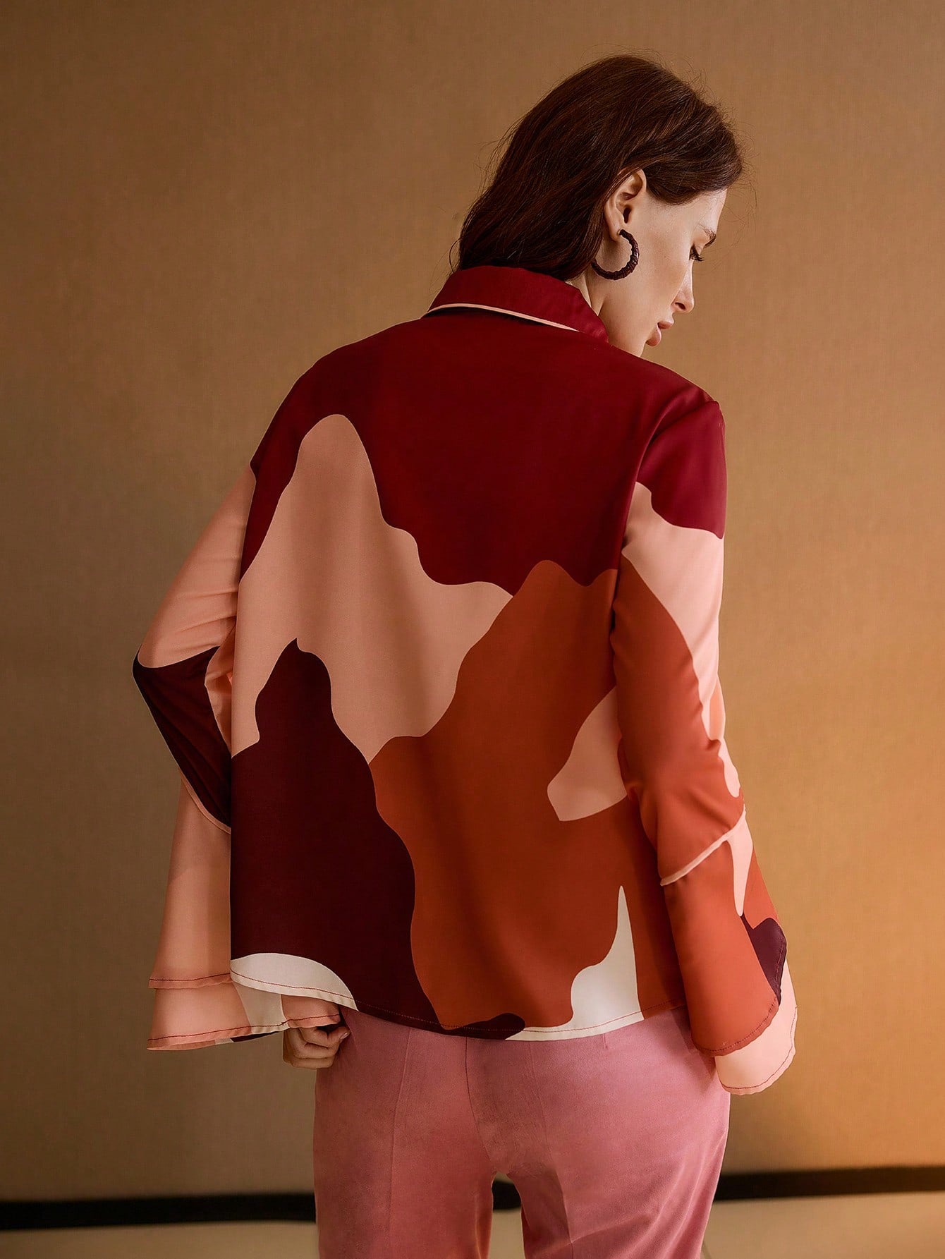 CM-TS026029 Women Elegant Seoul Style Colorblock Tie Neck Bell Sleeve Blouse