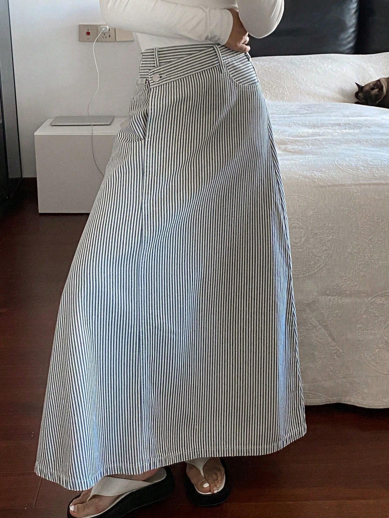 CM-BS987394 Women Casual Seoul Style Light Wash Mid Waist Striped Denim Skirt