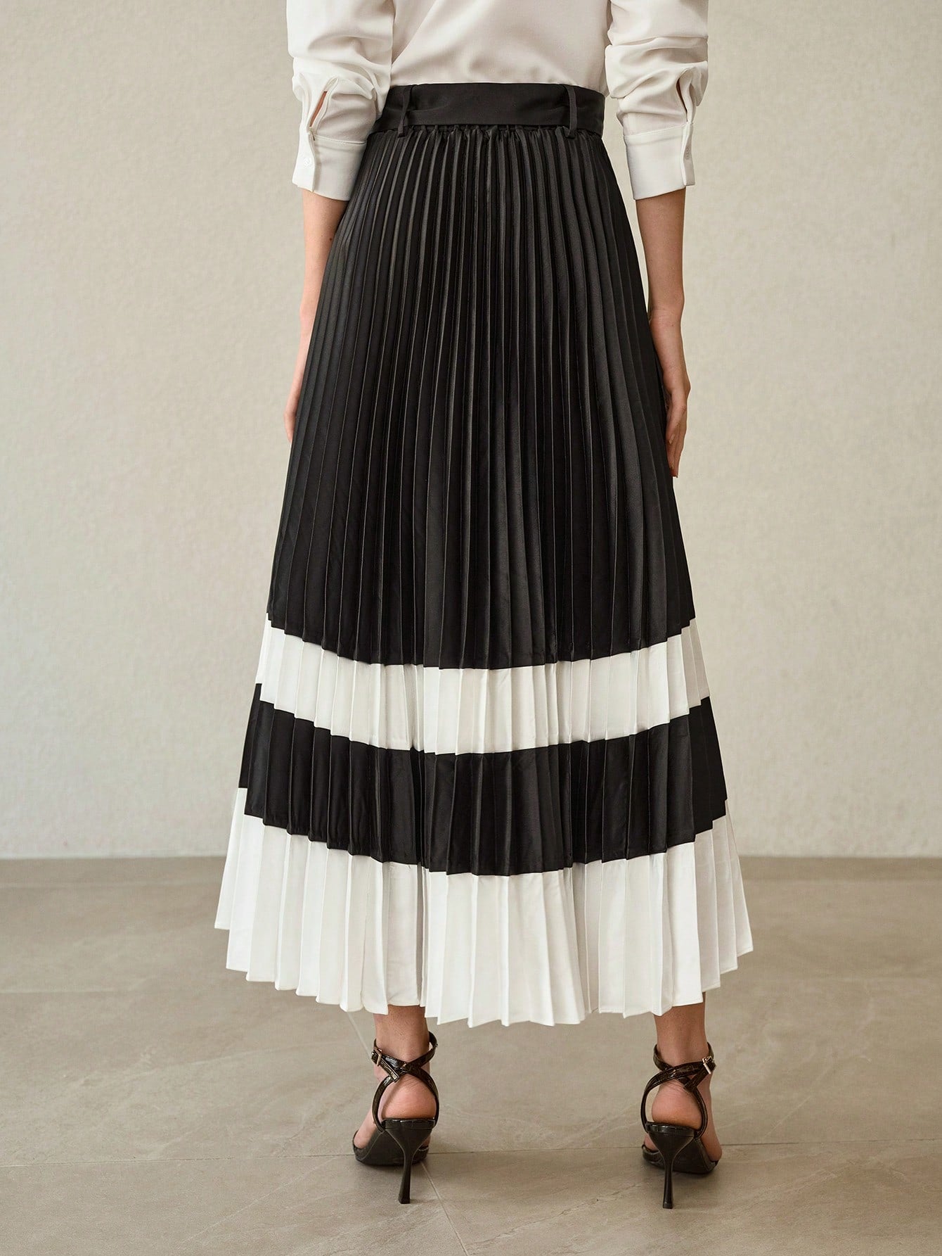 CM-BS001418 Women Elegant Seoul Style Mid Waist Two Tone Colorblock Pleated Belted Skirt