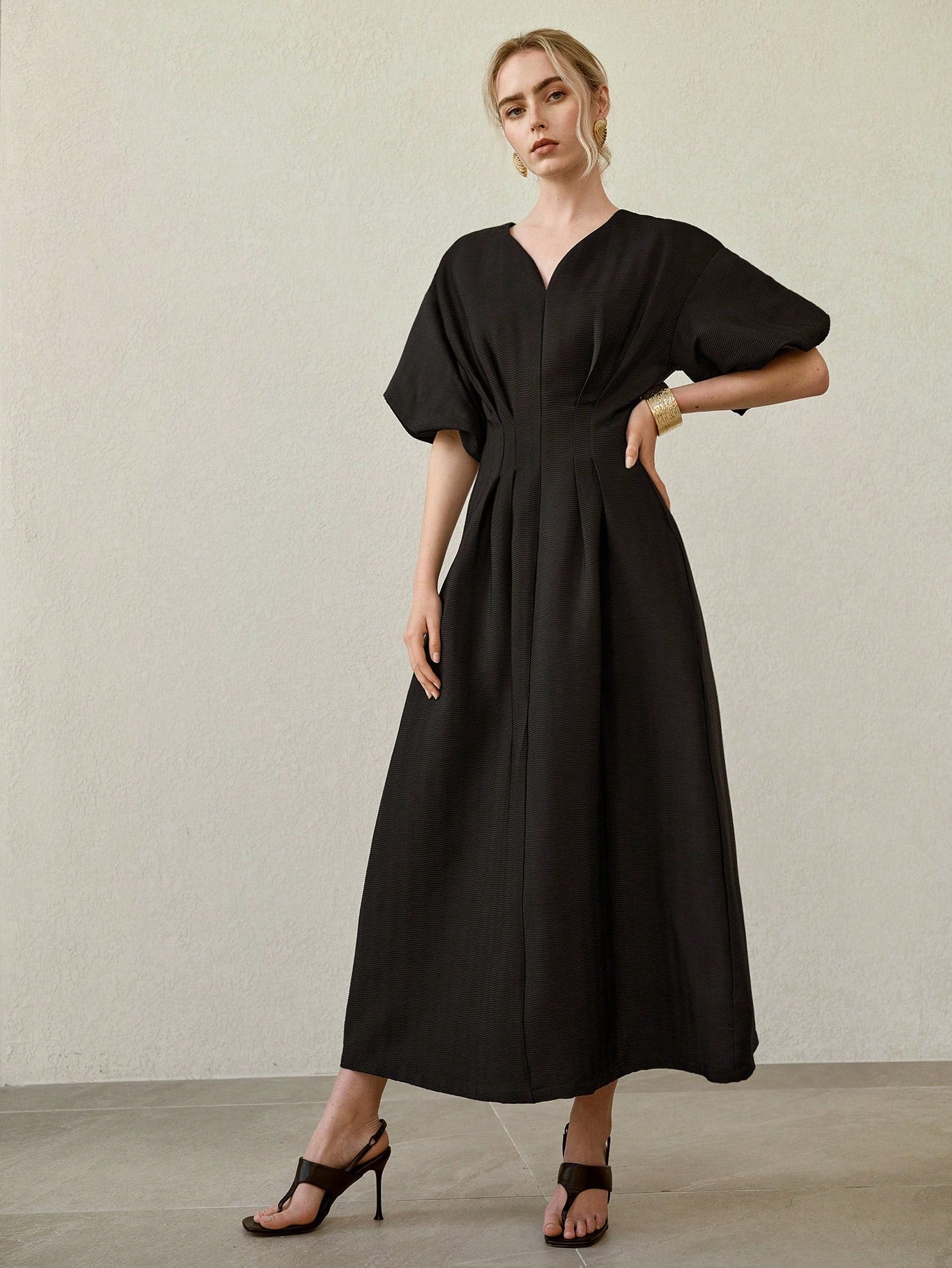 CM-DS093236 Women Elegant Seoul Style Sweetheart Neck Cimched Waist Lantern Sleeve A-Line Midi Dress - Black