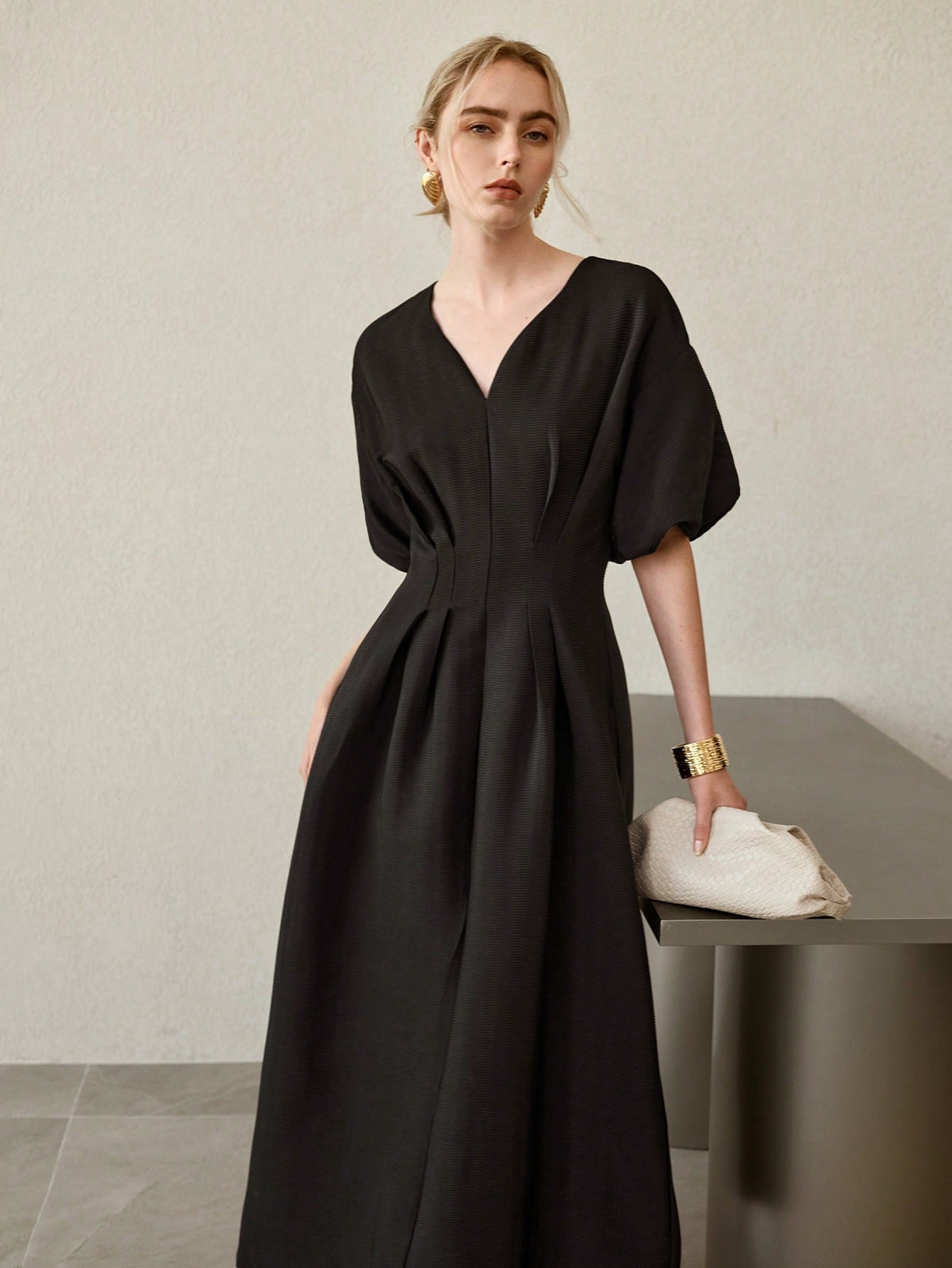 CM-DS093236 Women Elegant Seoul Style Sweetheart Neck Cimched Waist Lantern Sleeve A-Line Midi Dress - Black