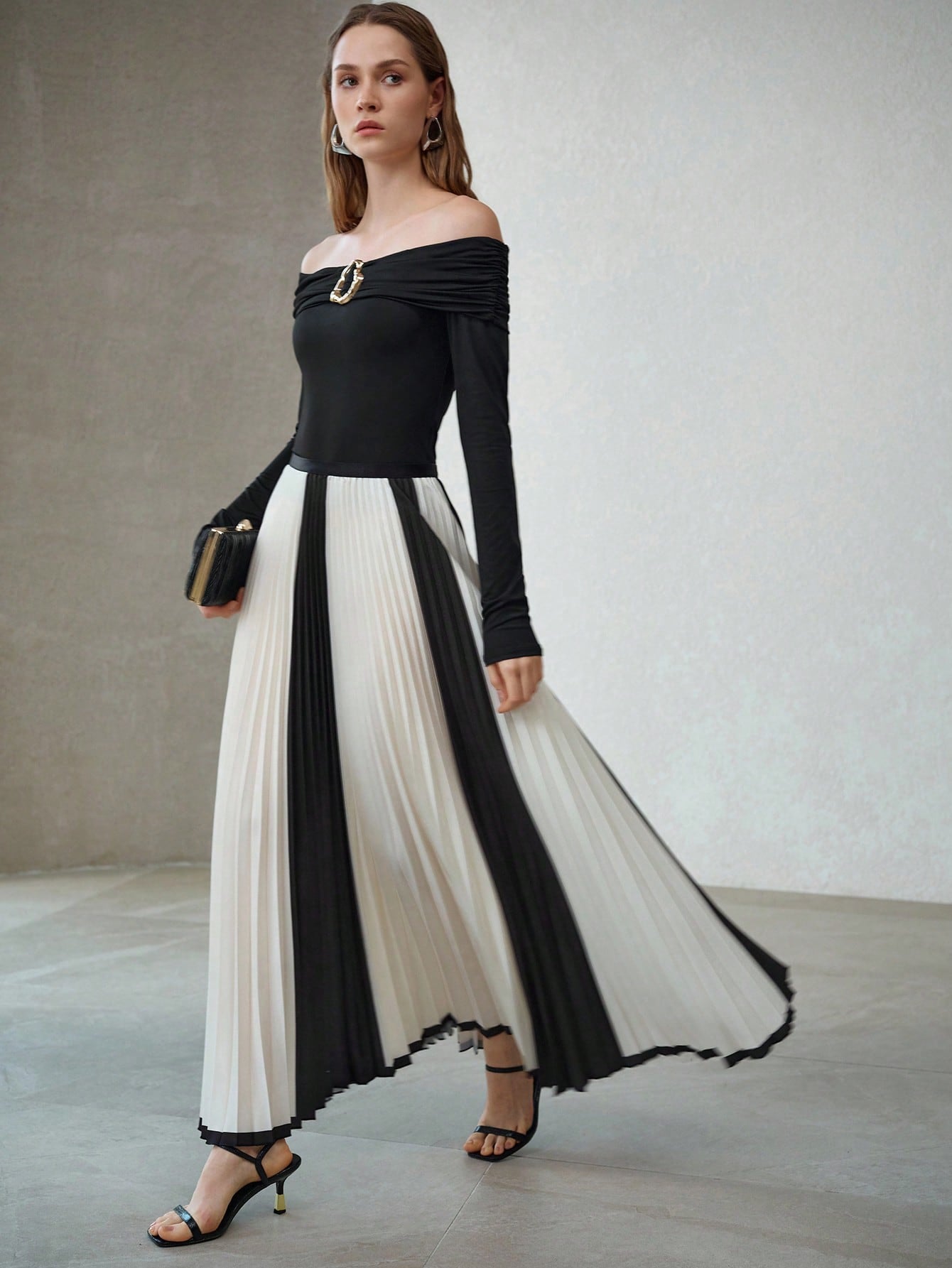 CM-BS390363 Women Elegant Seoul Style Mid Waist Colorblock Pleated Loose Maxi Skirt