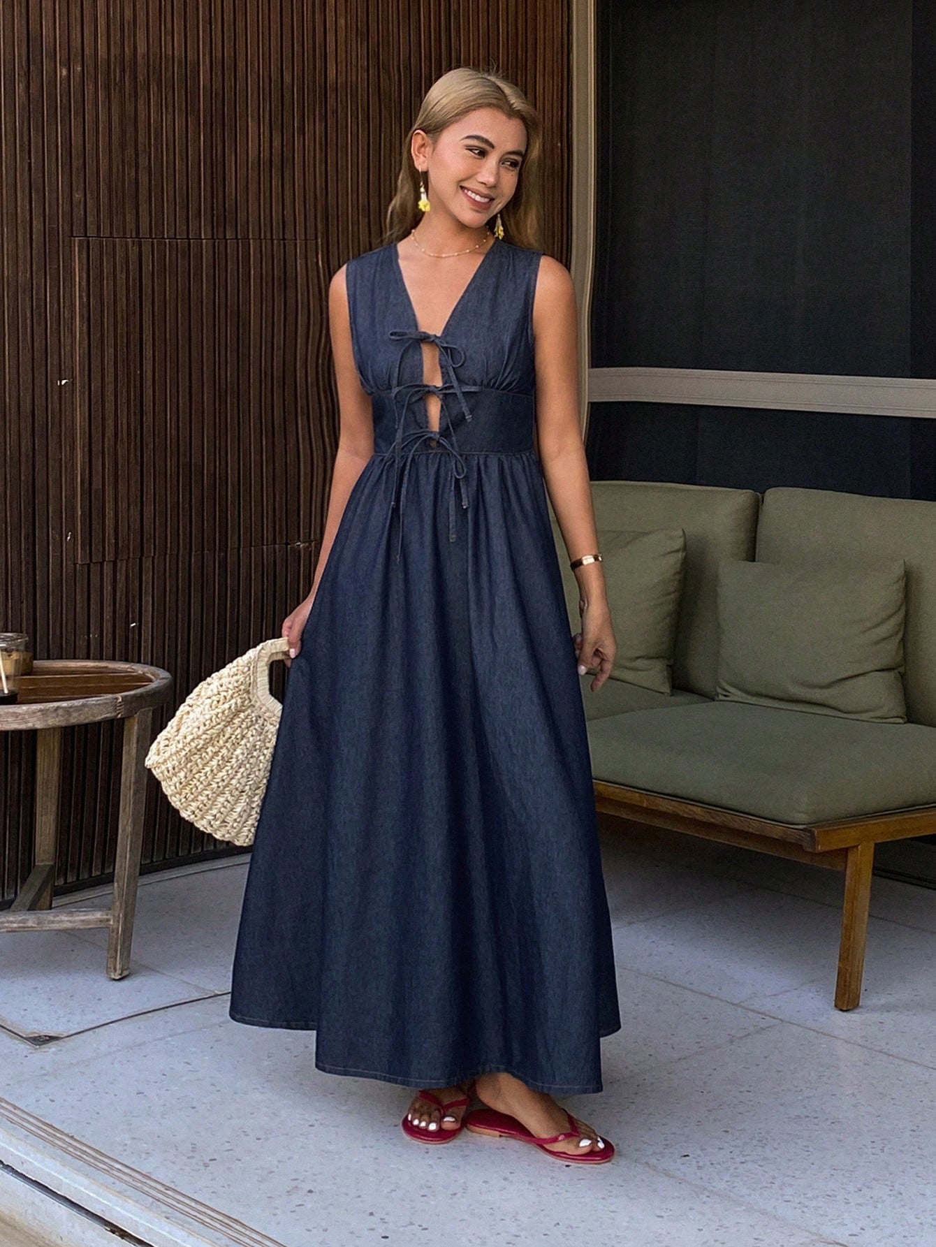 CM-DS804210 Women Casual Seoul Style Dark Wash V-Neck Sleeveless Tie-Up Butterfly Applique Long Denim Dress