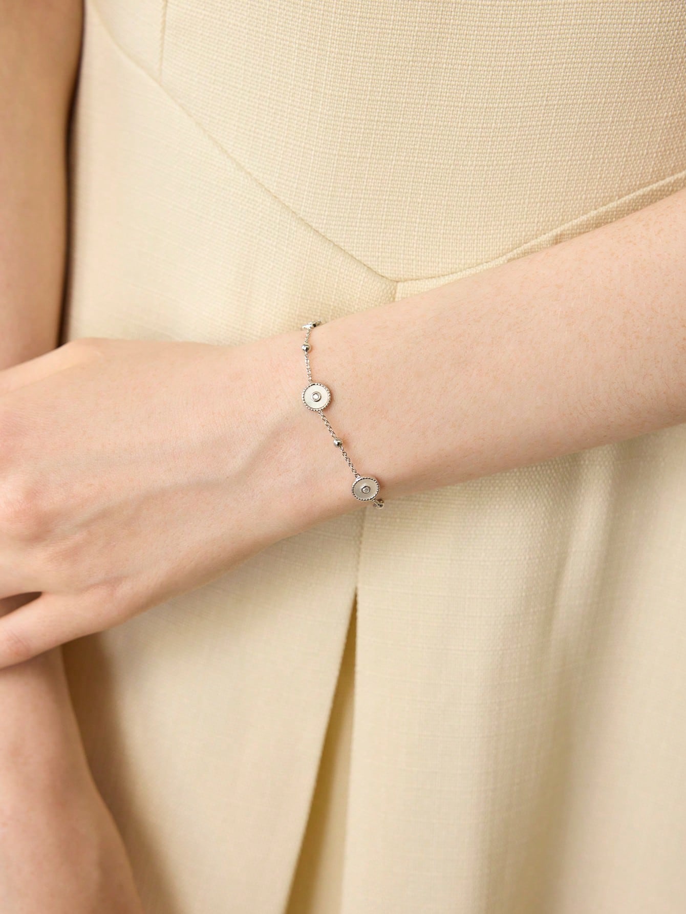 CM-AXS722281 Women Trendy Seoul Style Round Shell Bracelet - Silver