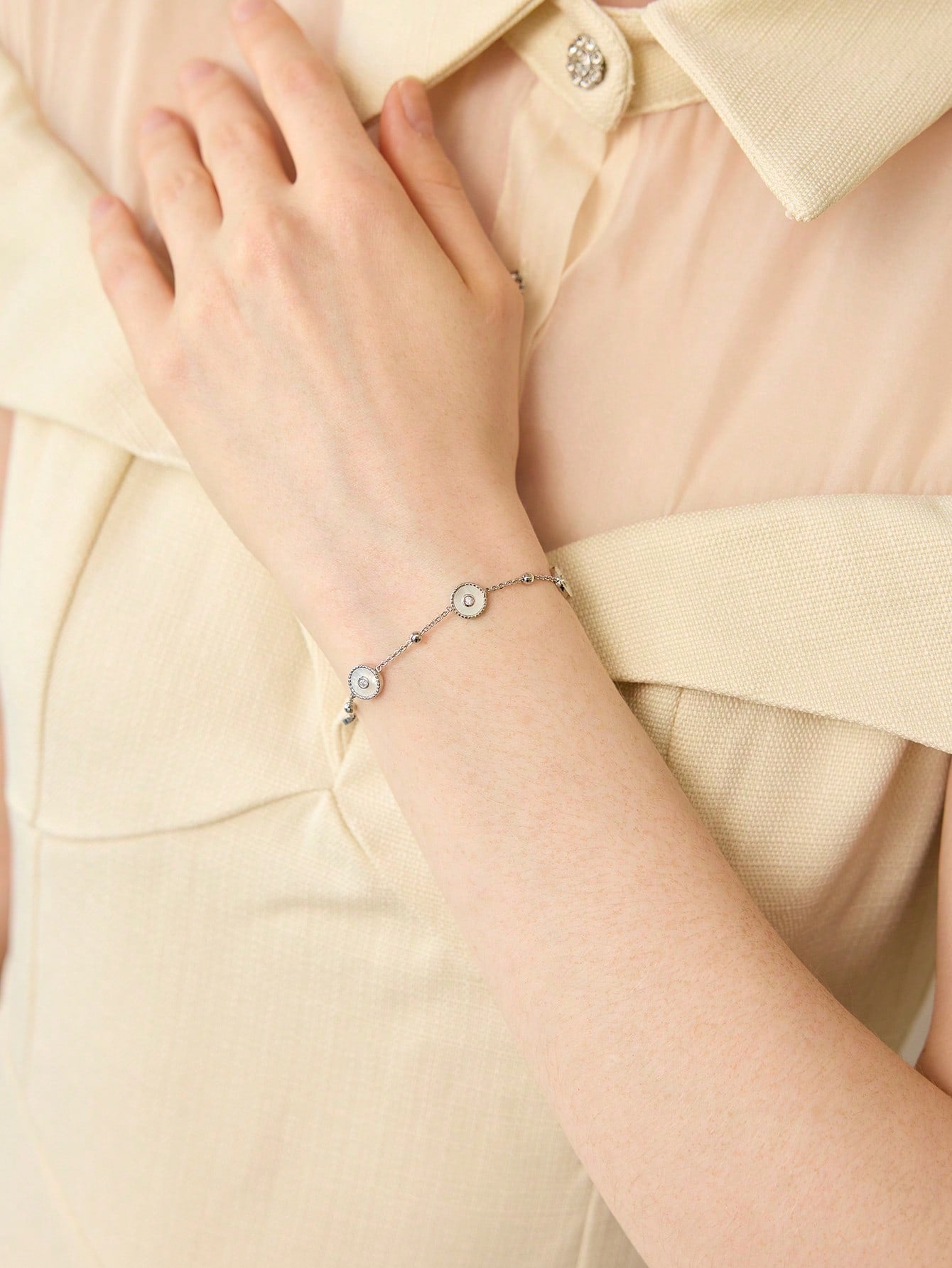 CM-AXS722281 Women Trendy Seoul Style Round Shell Bracelet - Silver