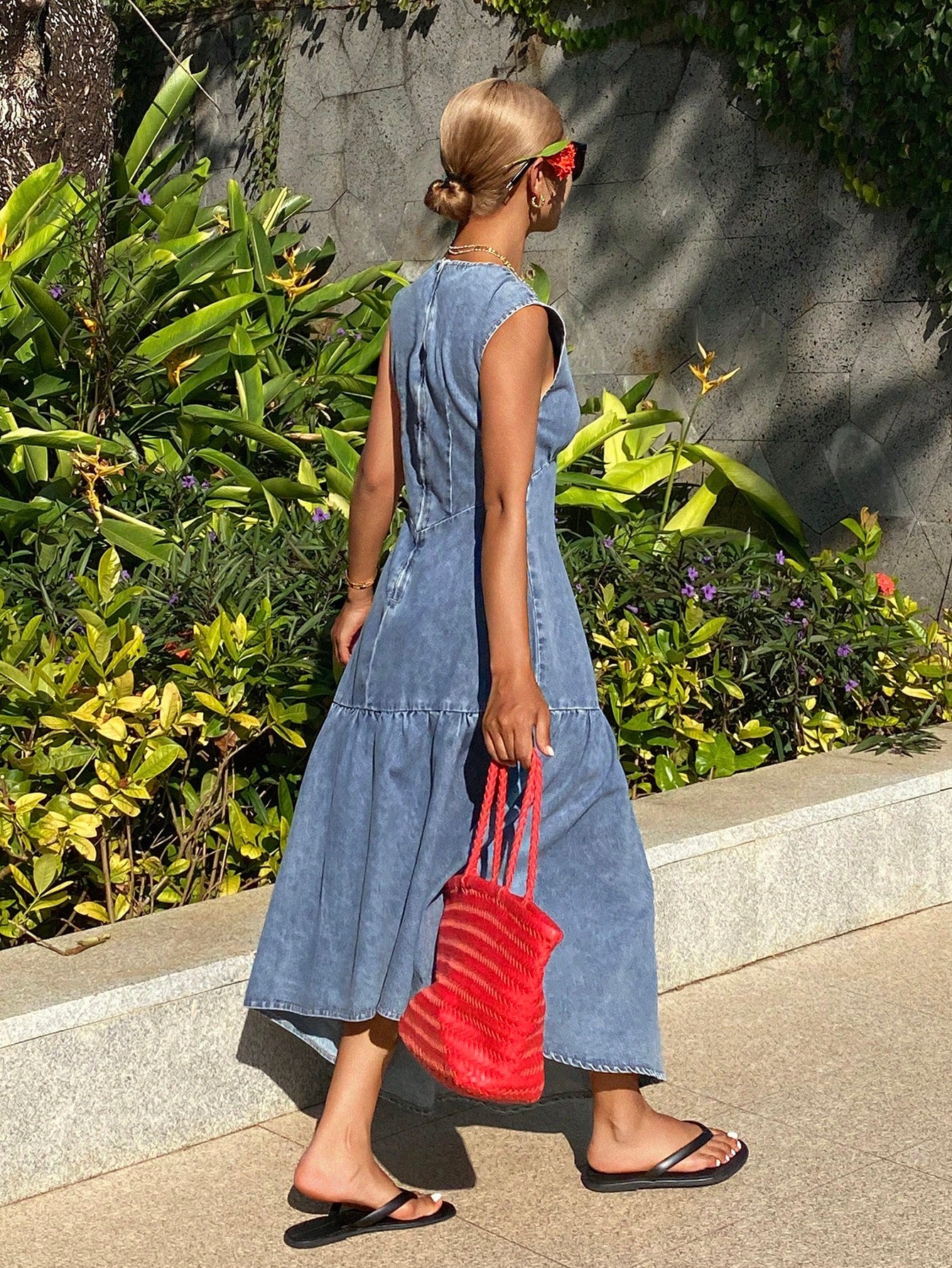 CM-DS265588 Women Casual Seoul Style Medium Wash Round Neck Sleeveless Asymmetric Hem Denim Dress