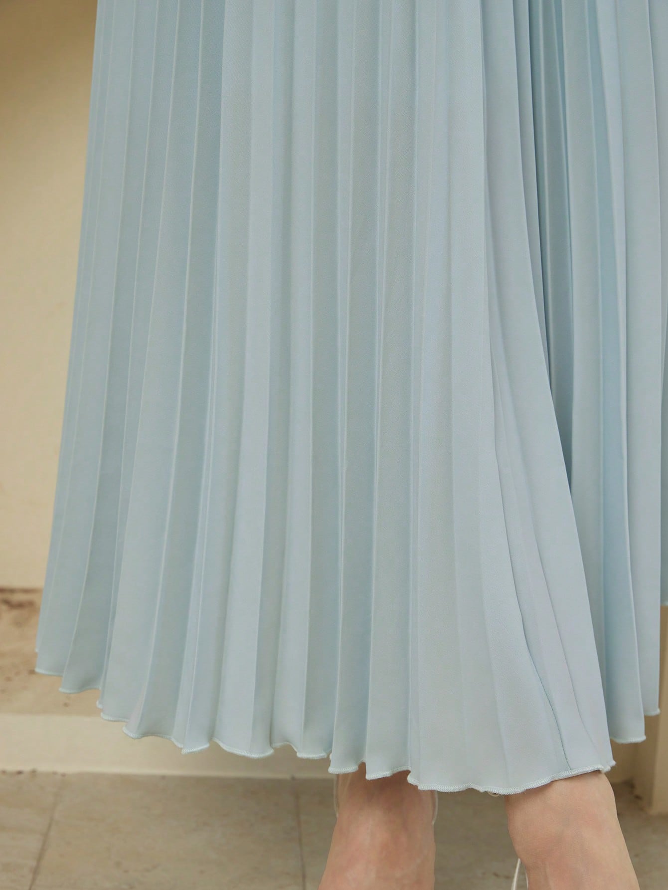 CM-SS467117 Women Elegant Seoul Style Stand Collar Short Sleeve Top With Pleated Skirt - Set