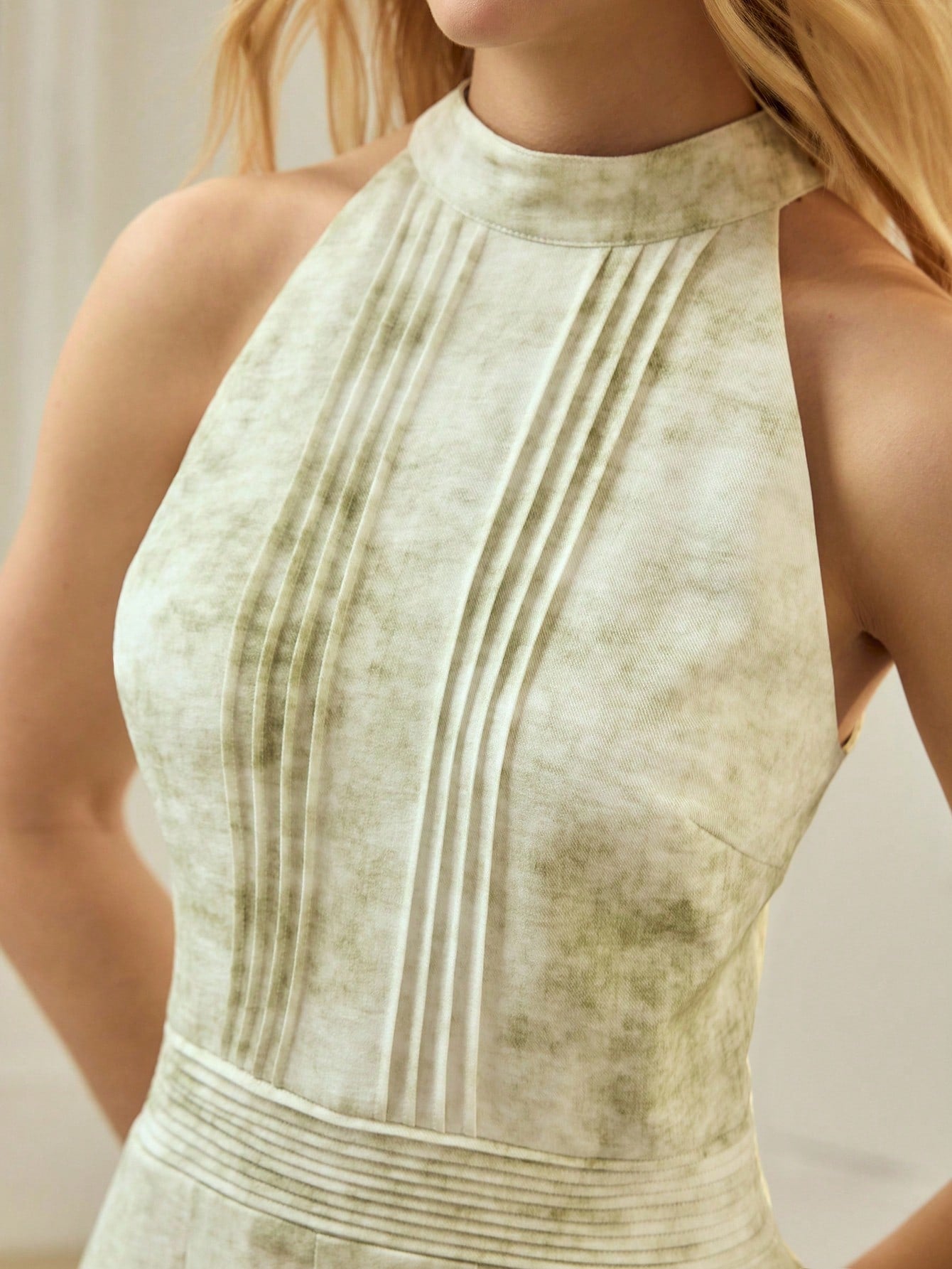 CM-JS625080 Women Elegant Seoul Style Halter Neckline Sleevless Cinching Waist Ombre Jumpsuit - Green