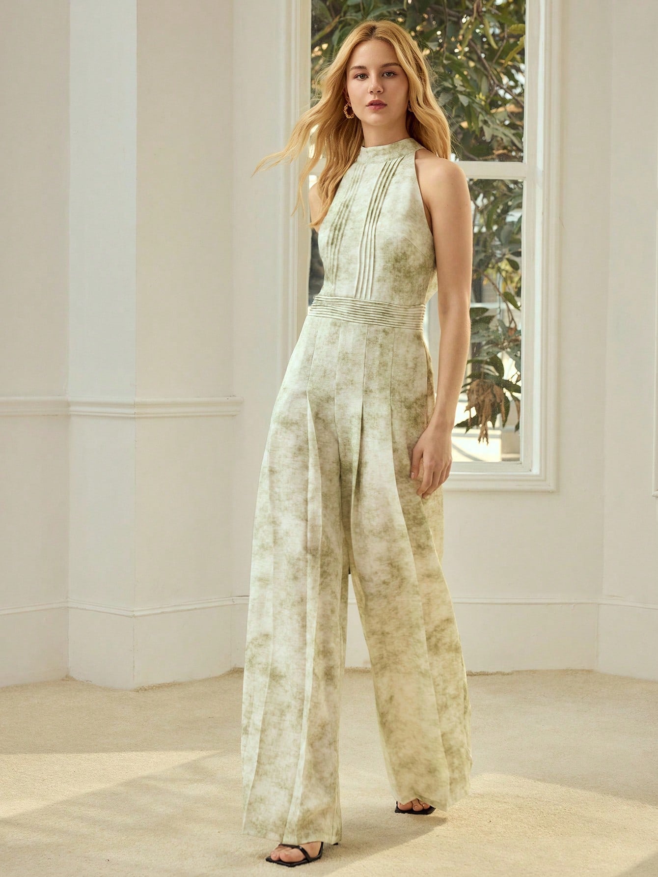 CM-JS625080 Women Elegant Seoul Style Halter Neckline Sleevless Cinching Waist Ombre Jumpsuit - Green
