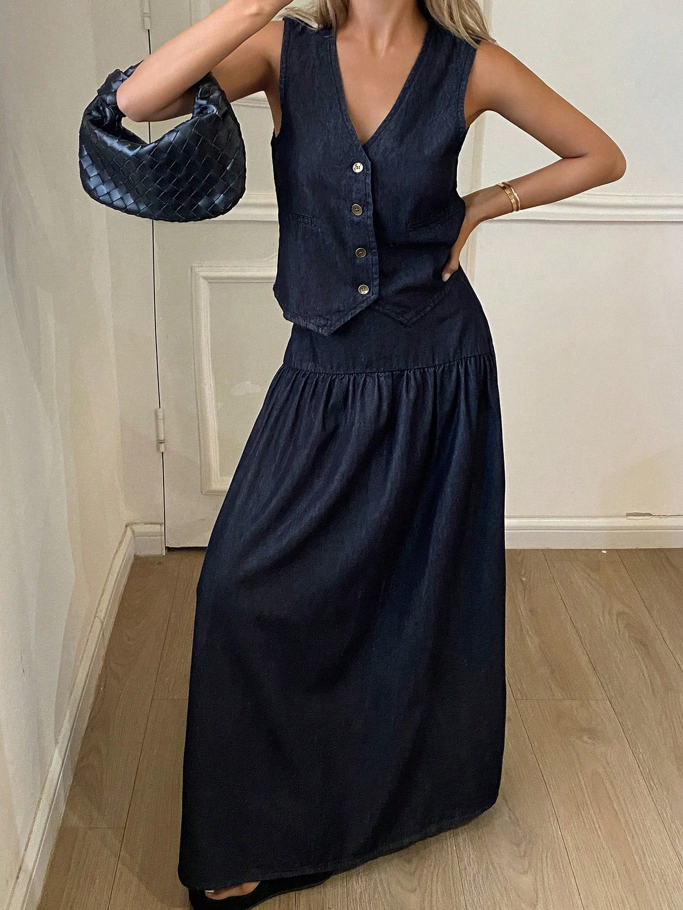 CM-SS547597 Women Casual Seoul Style Fitted V-Neck Sleeveless Long Vest With Pleated A-Line Skirt - Set