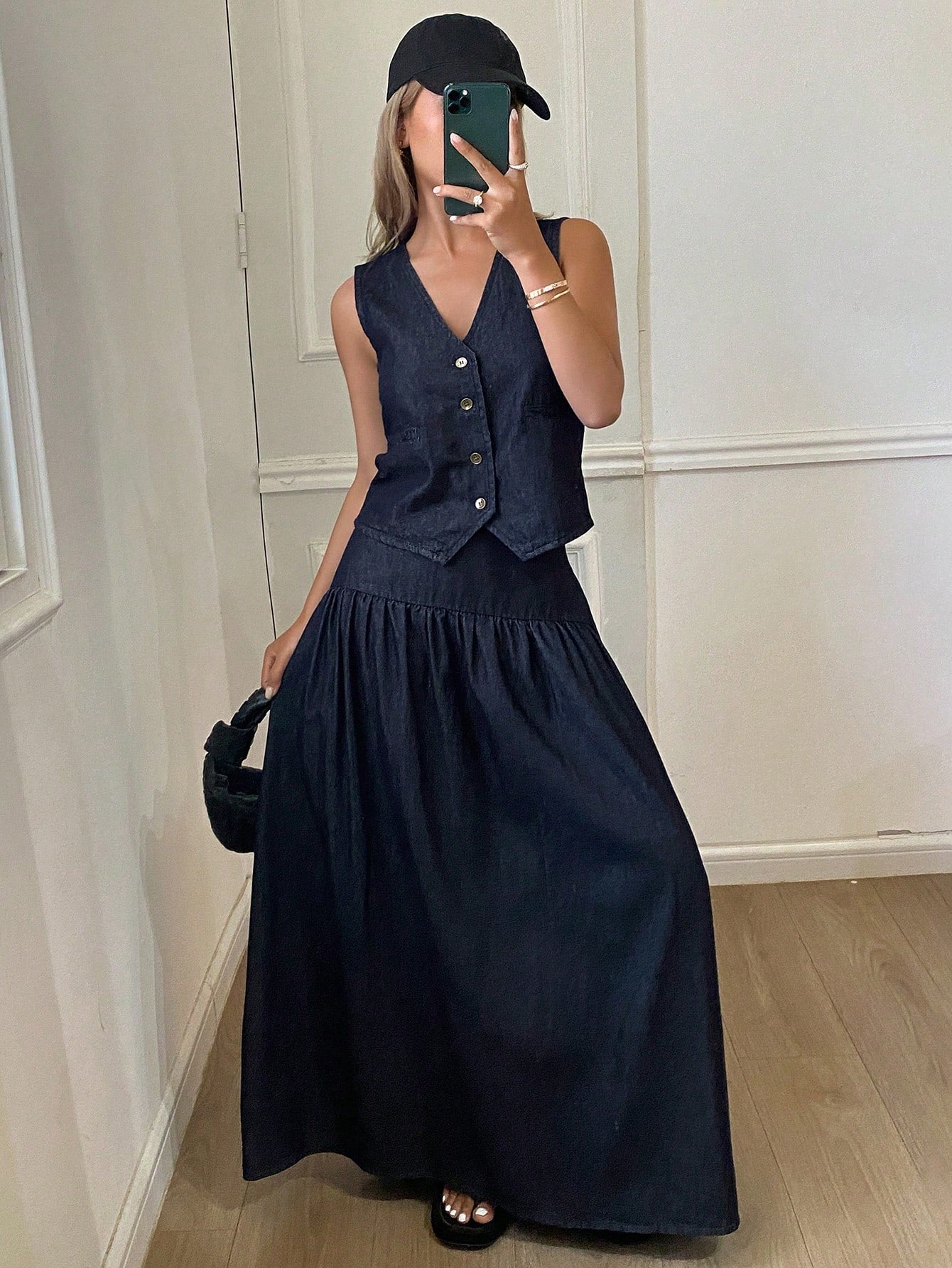 CM-SS547597 Women Casual Seoul Style Fitted V-Neck Sleeveless Long Vest With Pleated A-Line Skirt - Set