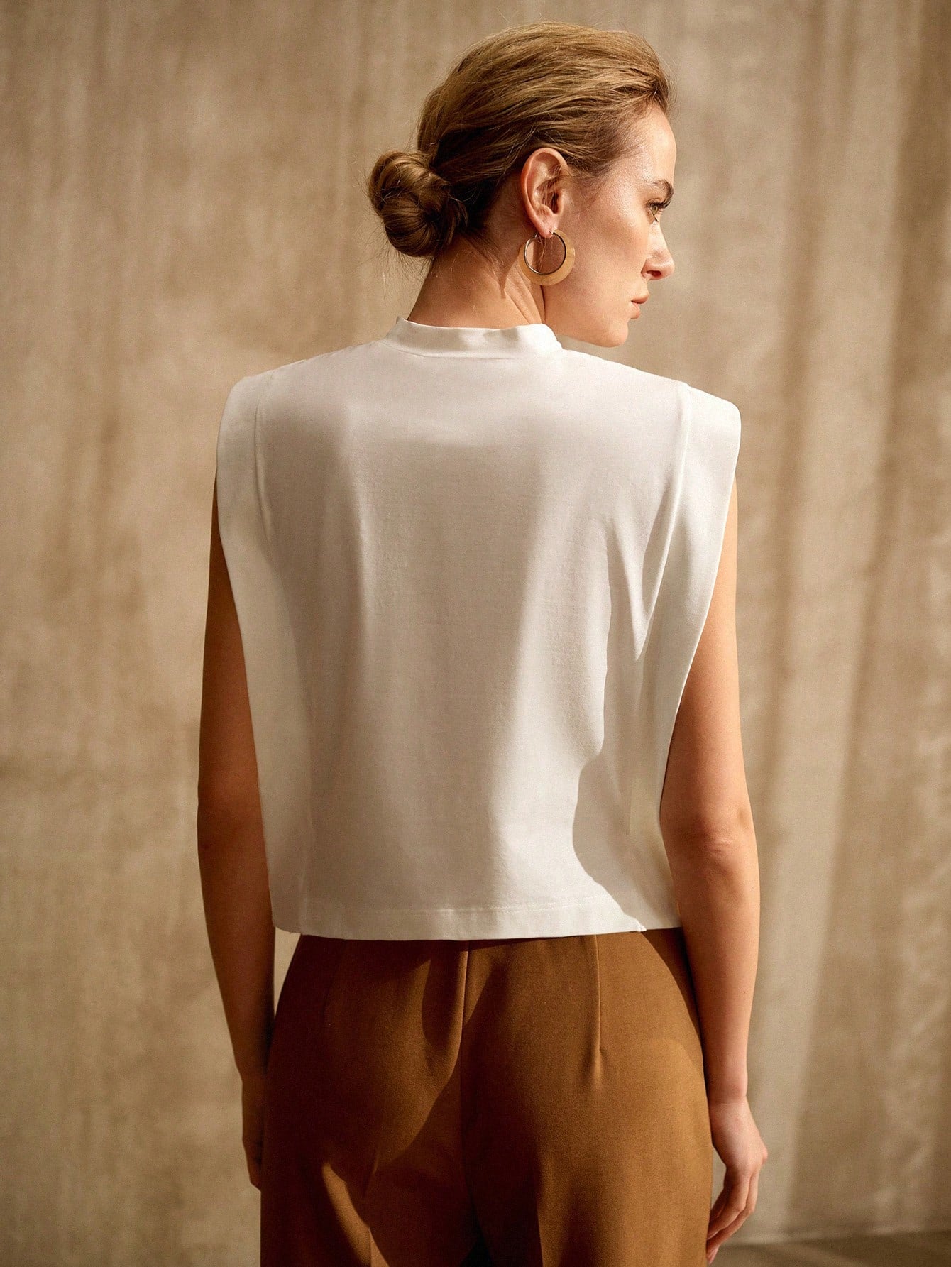 CM-TS545034 Women Elegant European Style Stand Collar Sleeveless Knit Tank Top - White