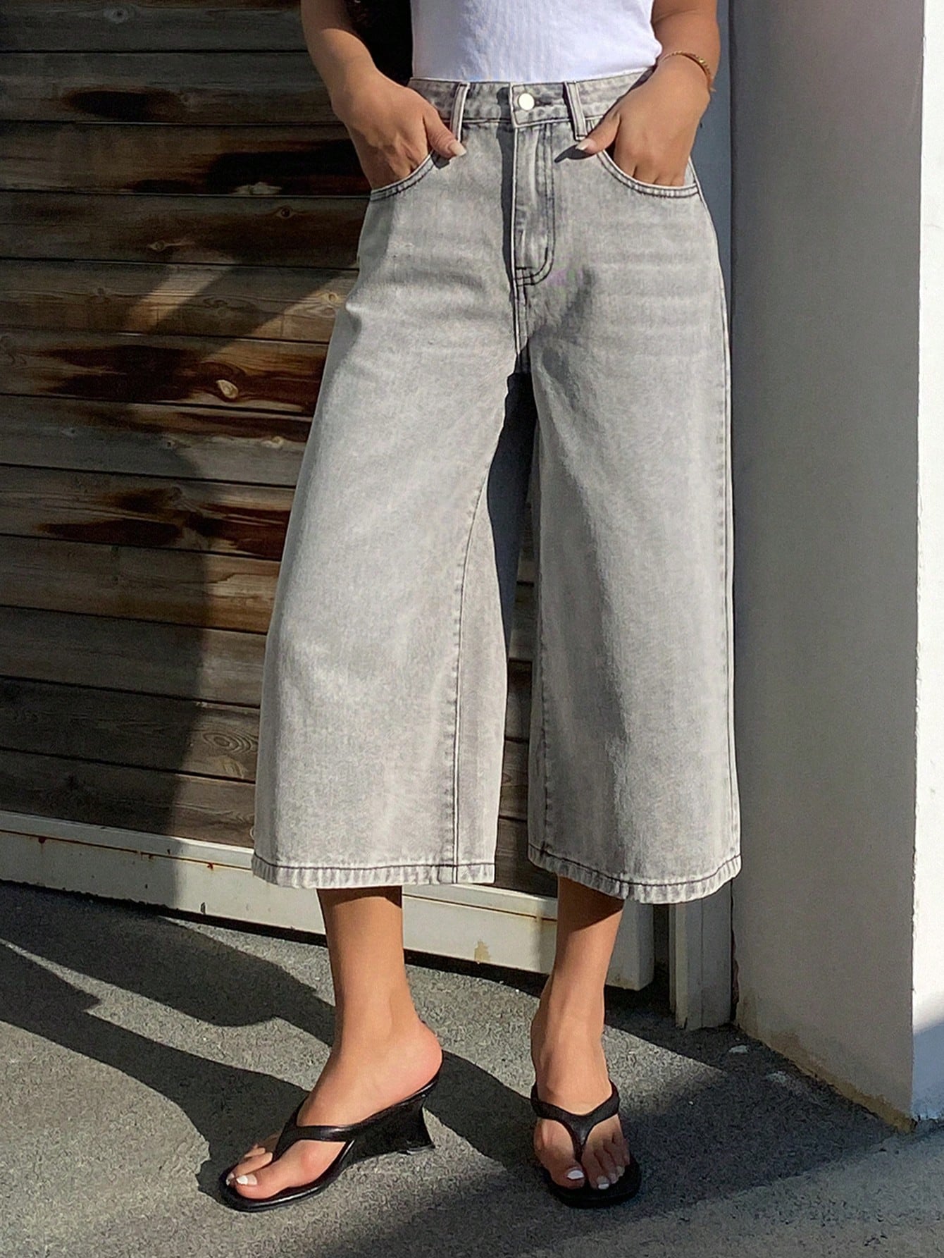 CM-BS440477 Women Casual Seoul Style Mid-Waist Capri Loose Jeans Jorts - Gray