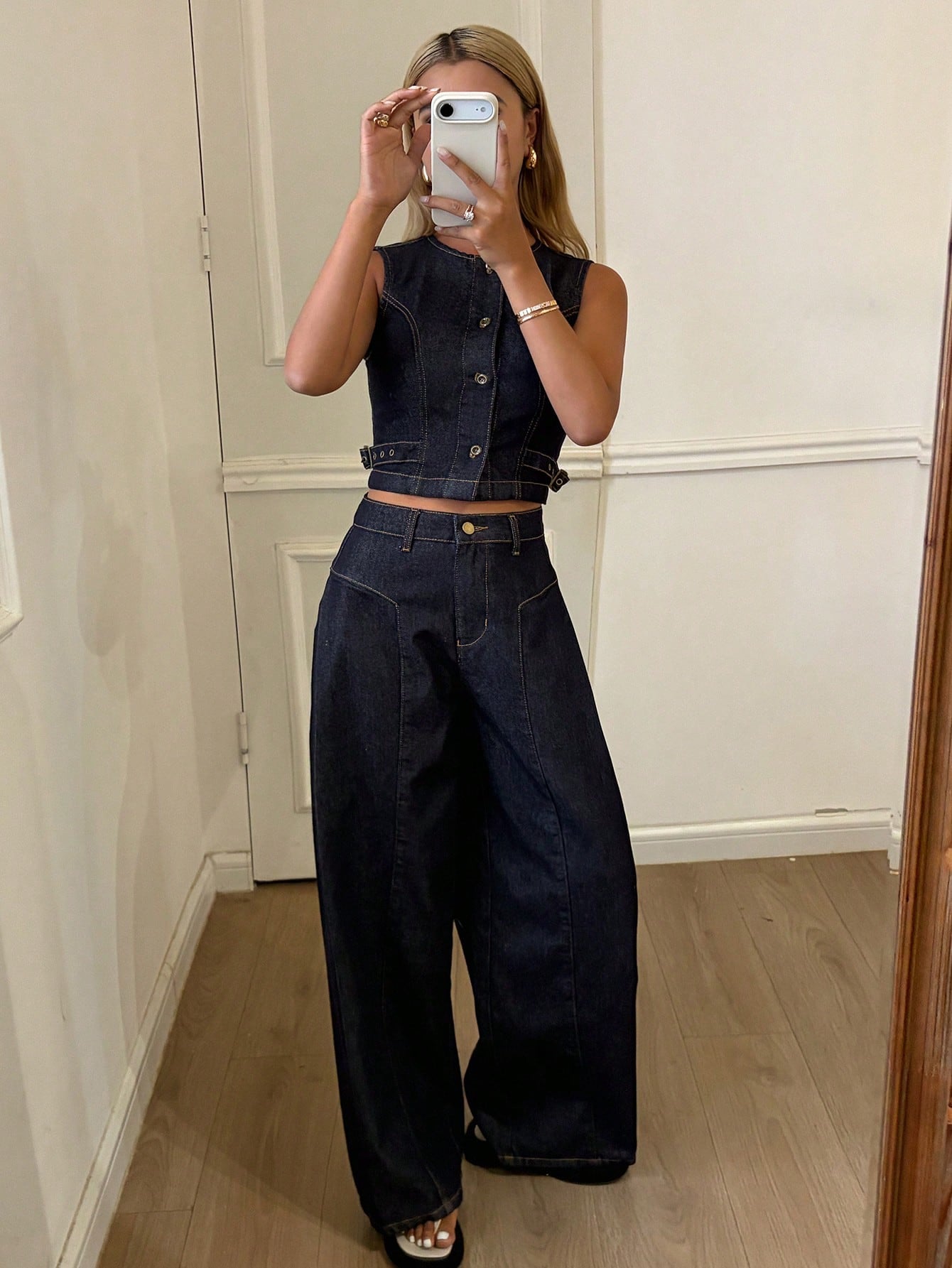 CM-SS511982 Women Casual Seoul Style Round Neck Sleeveless Short Denim Vest With Jeans - Set