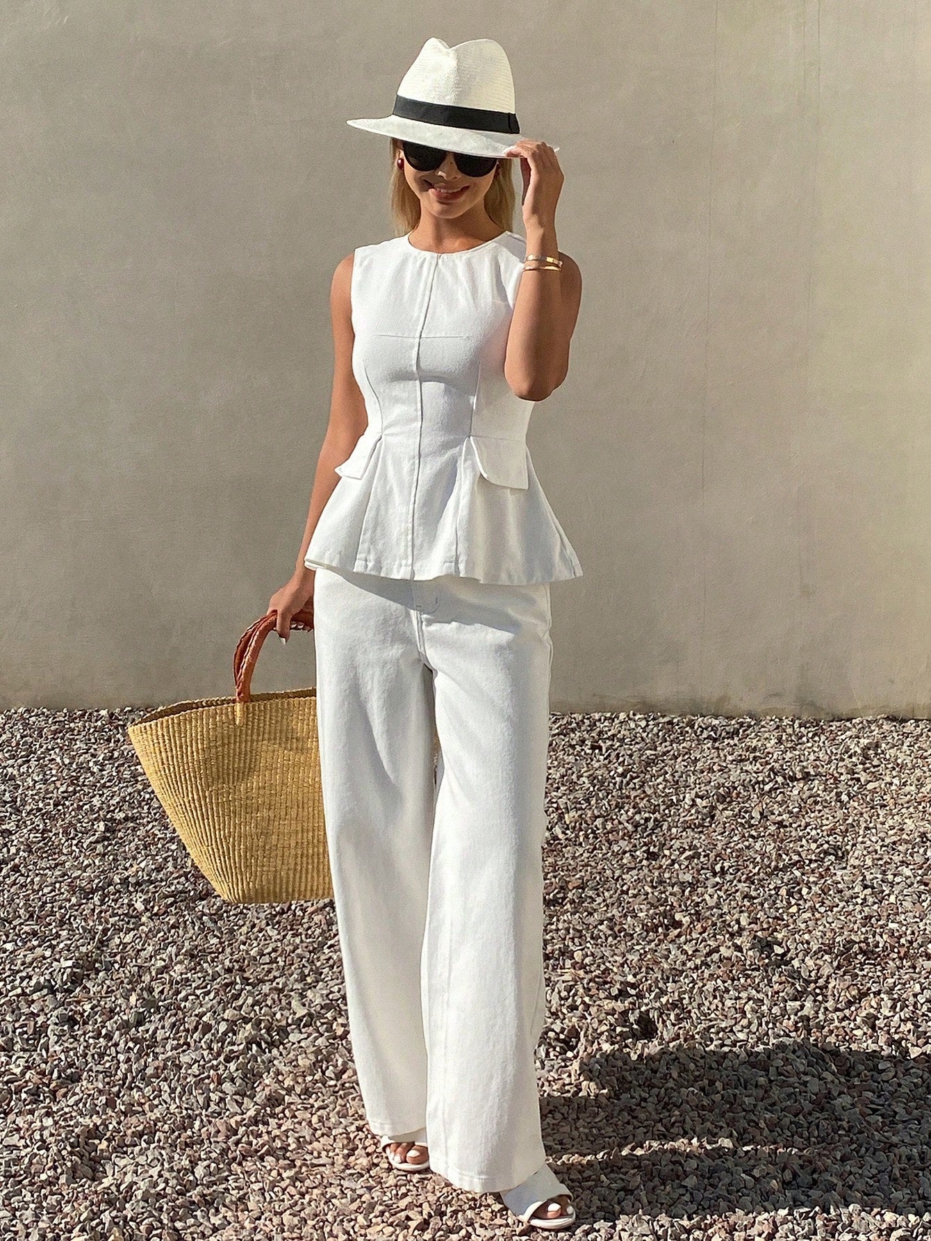CM-SS352658 Women Casual Seoul Style Round Neck Sleeveless Waist Blouse With Solid Color Jeans - Set