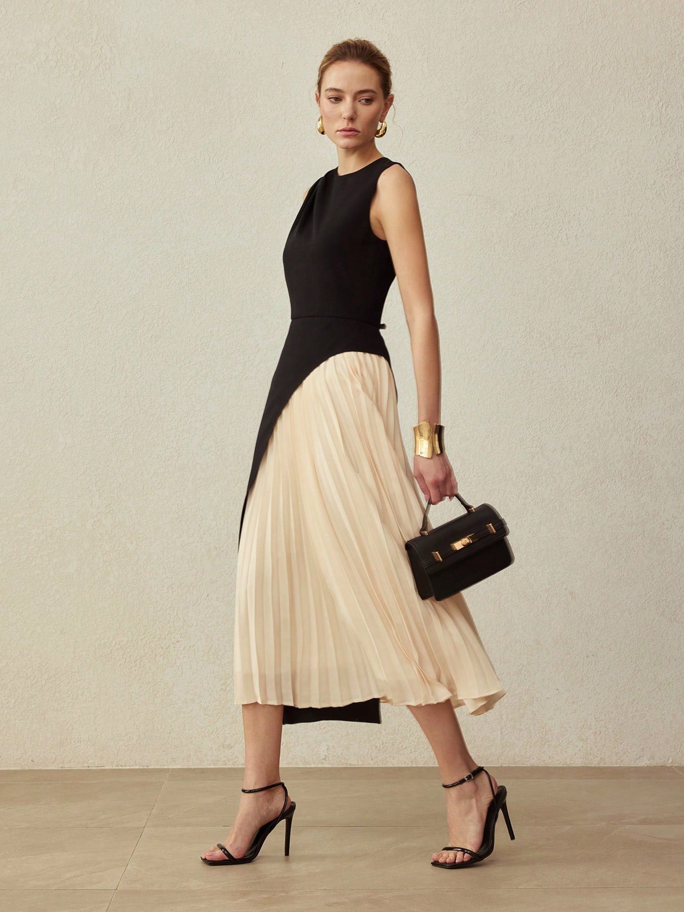 CM-DS881090 Women Elegant Seoul Style Round Neck Sleeveless Colorblock Pleated A-Line Dress