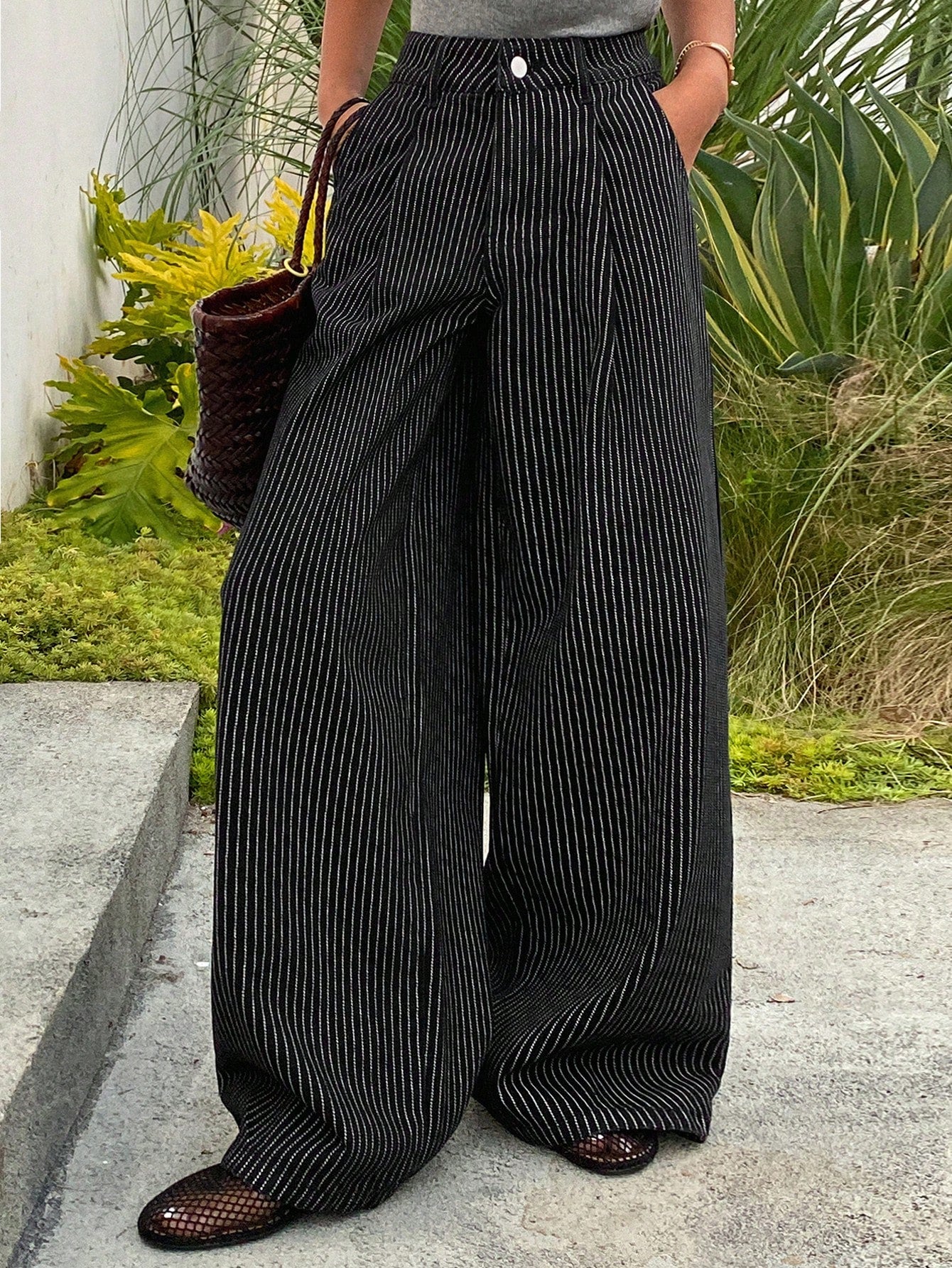 CM-BS169799 Women Casual Seoul Style Low Waist Striped Baggy Loose Jeans - Black