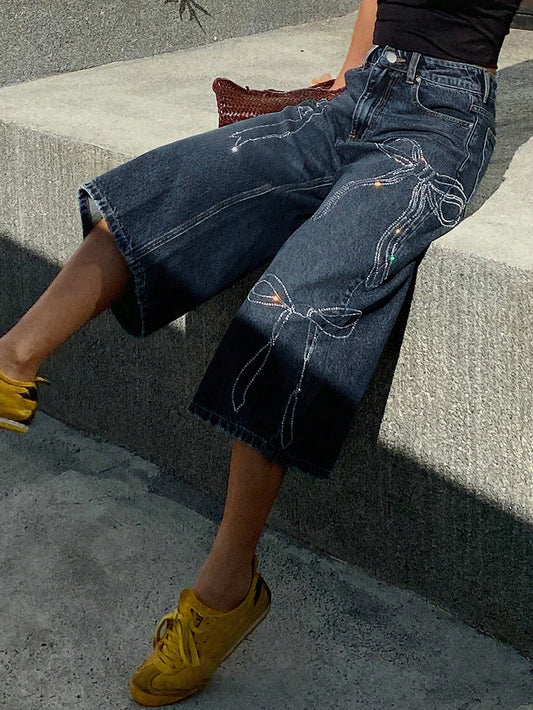 CM-BS111004 Women Casual Seoul Style Medium Wash Mid-Waist 3/4 Rhinestone Embellished Straight Leg Jeans