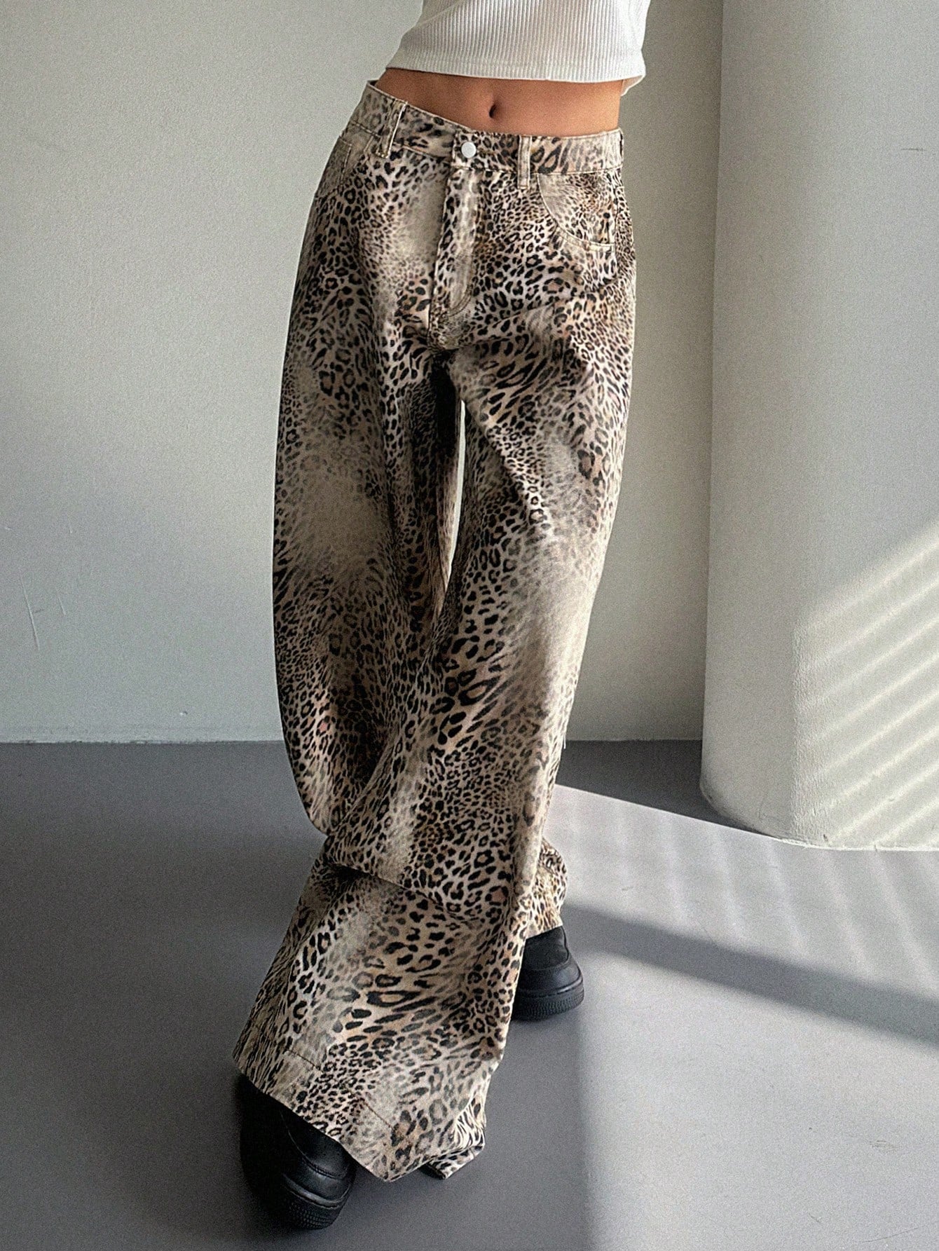 CM-BS449237 Women Casual Seoul Style Mid Waist Leopard Print Floral Wide Leg Jeans - Brown