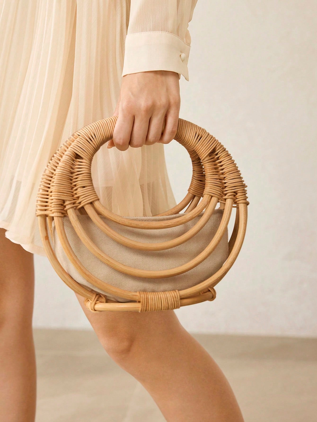 CM-BGS084064 Women Trendy Seoul Style Braid Top Handle Straw Handbag