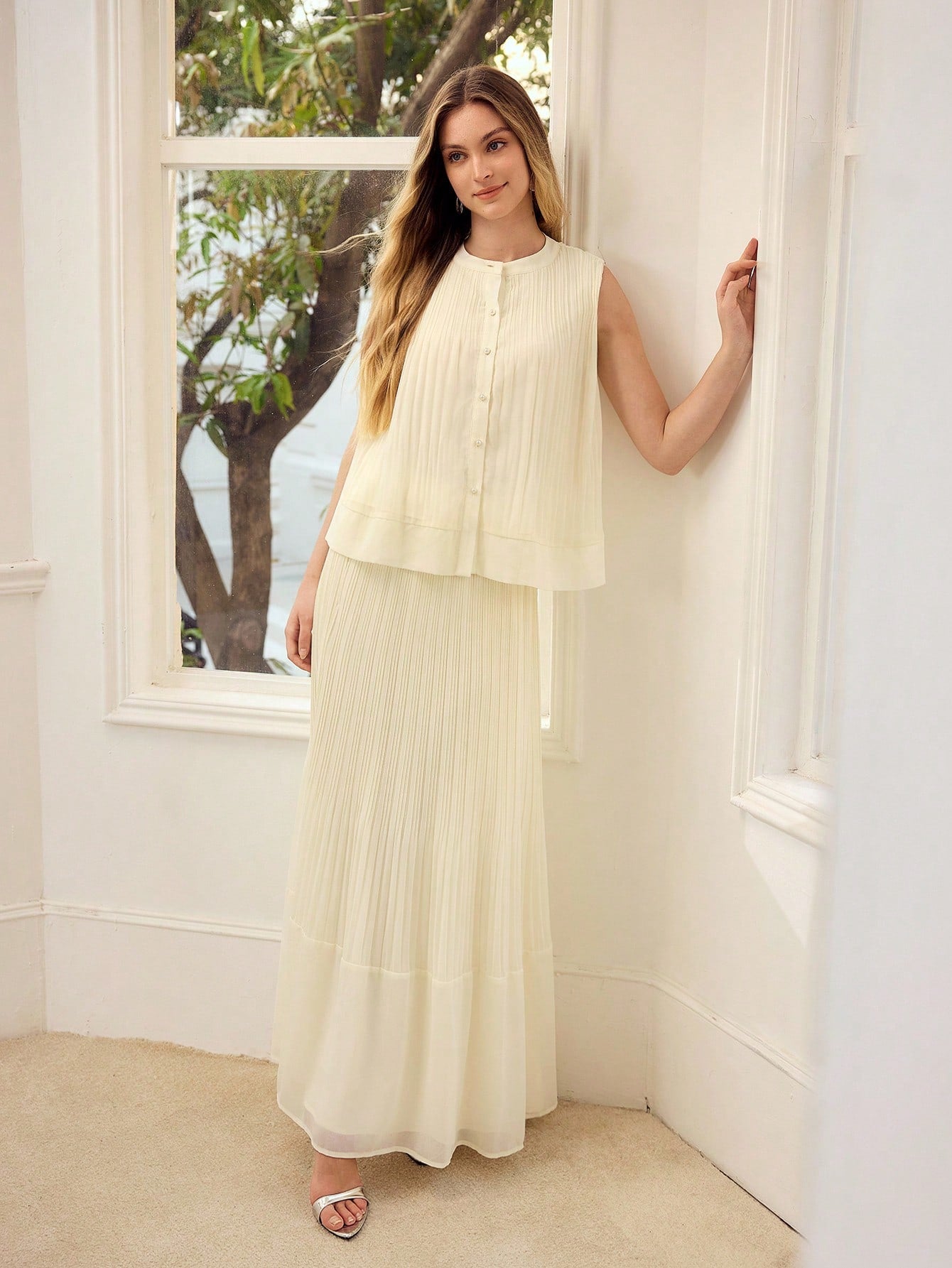 CM-SS837862 Women Elegant Seoul Style Round Neck Pleated Sleeveless Top With Long Skirt - Set