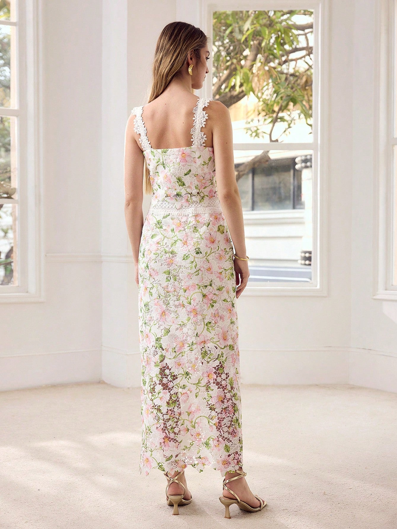 CM-SS136227 Women Elegant Seoul Style Floral Lace Printed Cropped Top With Long Skirt - Set