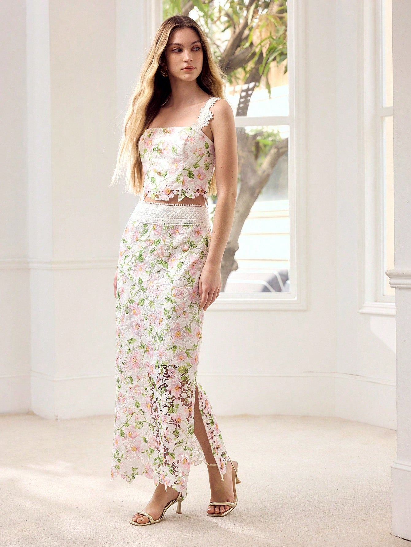 CM-SS136227 Women Elegant Seoul Style Floral Lace Printed Cropped Top With Long Skirt - Set