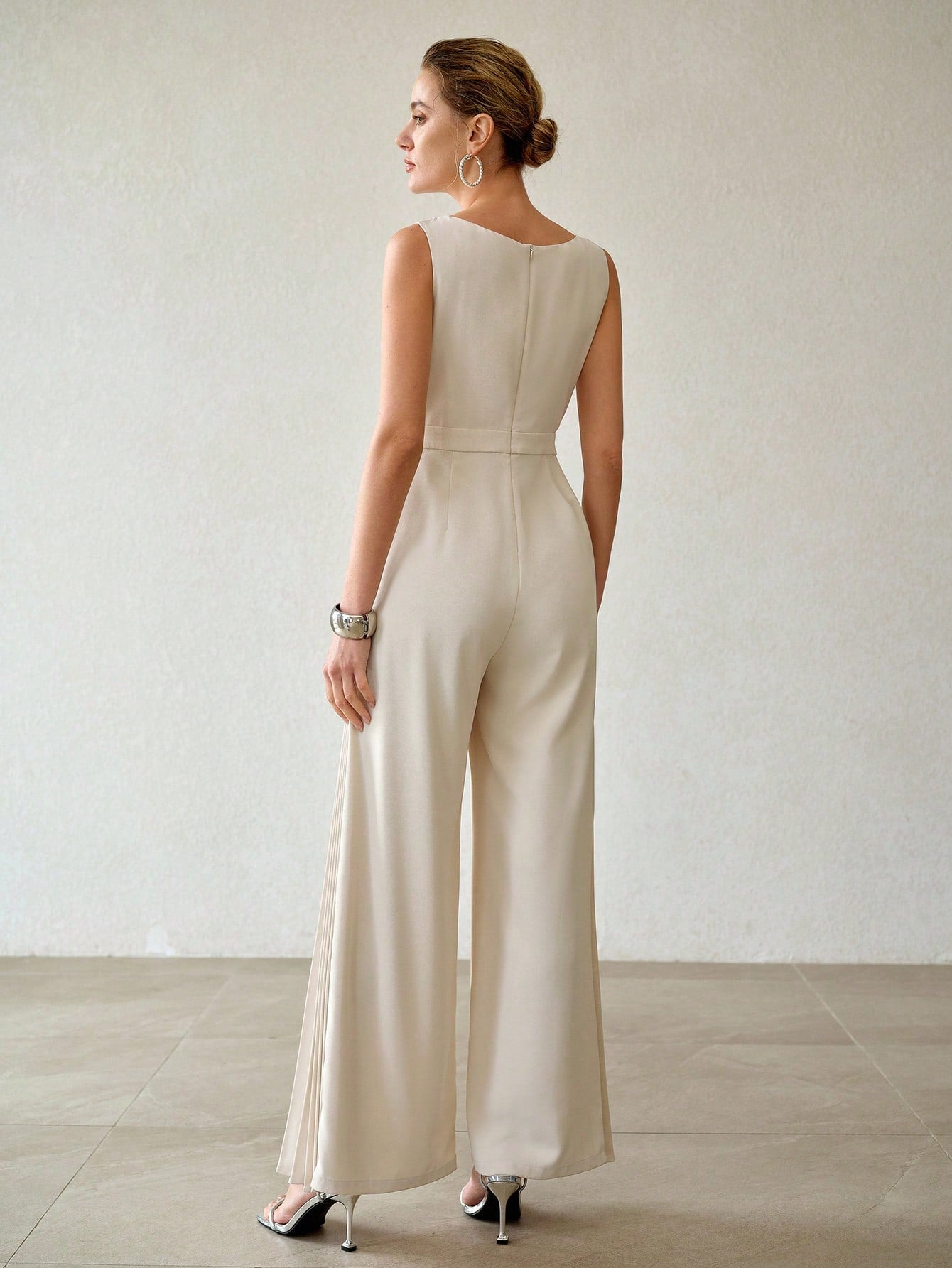 CM-JS388179 Women Elegant Seoul Style Keyhole Neckline Sleeveless High Waist Pleated Jumpsuit - Apricot