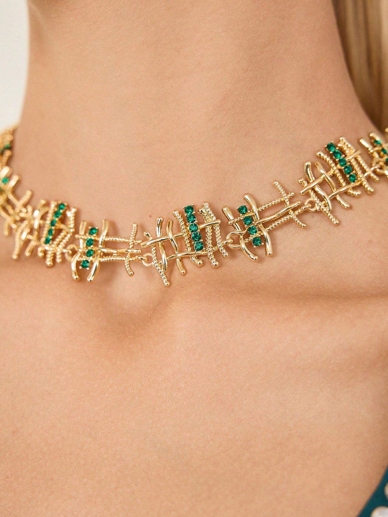 CM-AXS549656 Women Trendy Seoul Style Linear Design Sparkling Rhinestone Necklace - Emerald