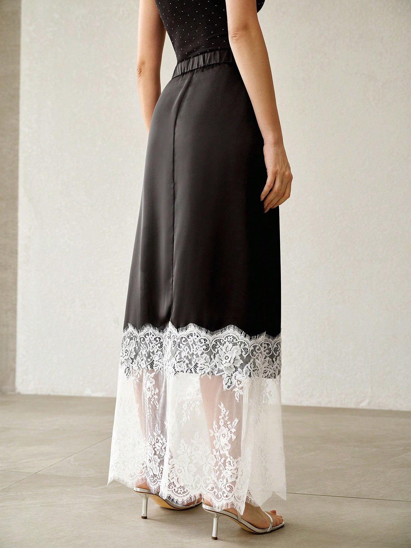 CM-BS064567 Women Elegant Seoul Style Mid Waist Satin Lace Patchwork Contrast Color Skirt - Black