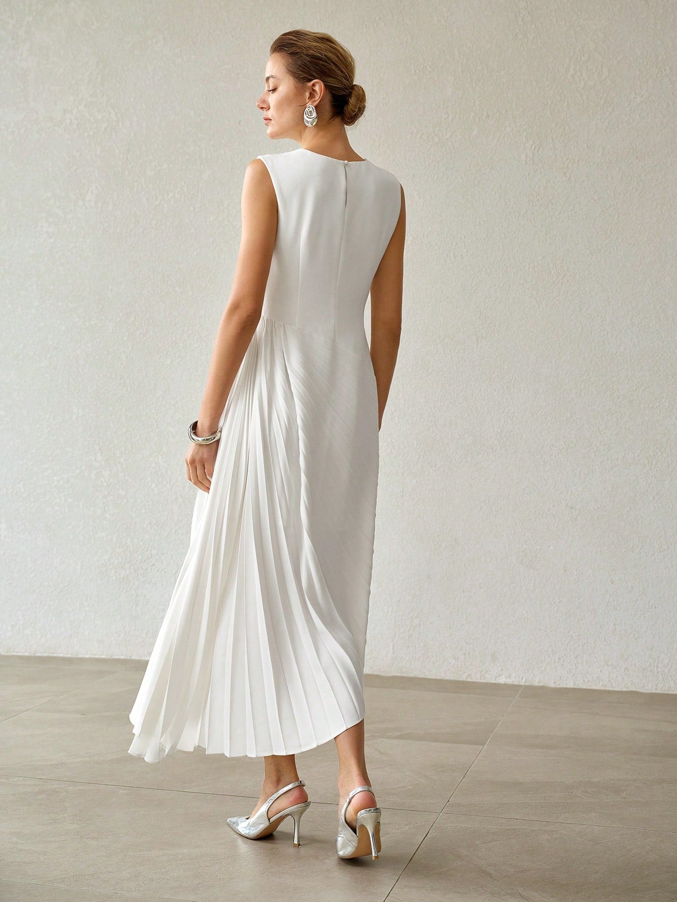 CM-DS131292 Women Elegant Seoul Style Round Neck Sleeveless Cut-Out Asymmetric Hem Pleated Dress - White