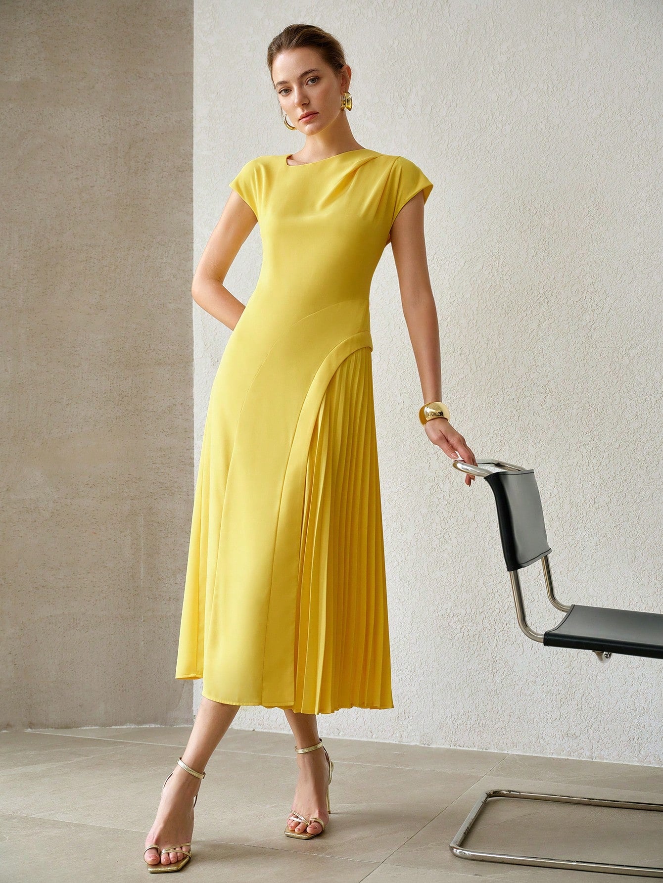 CM-DS063342 Women Elegant Seoul Style Round Neck Short Sleeve Pleated Midi Dress - Yellow