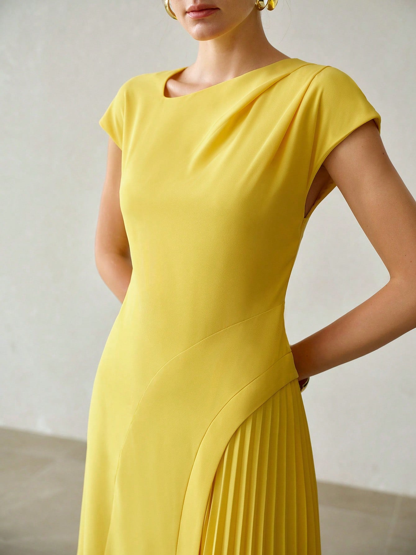 CM-DS063342 Women Elegant Seoul Style Round Neck Short Sleeve Pleated Midi Dress - Yellow