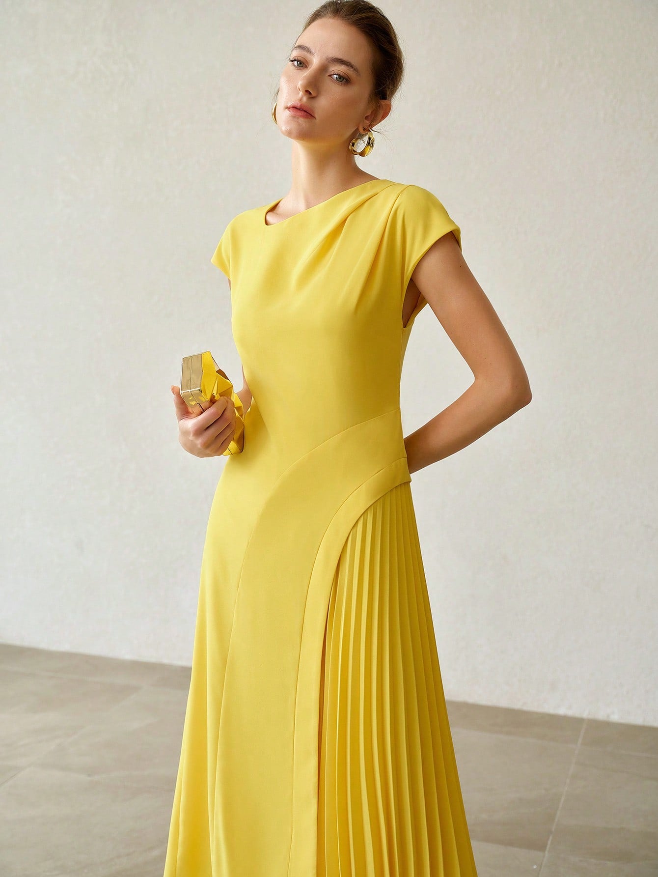 CM-DS063342 Women Elegant Seoul Style Round Neck Short Sleeve Pleated Midi Dress - Yellow