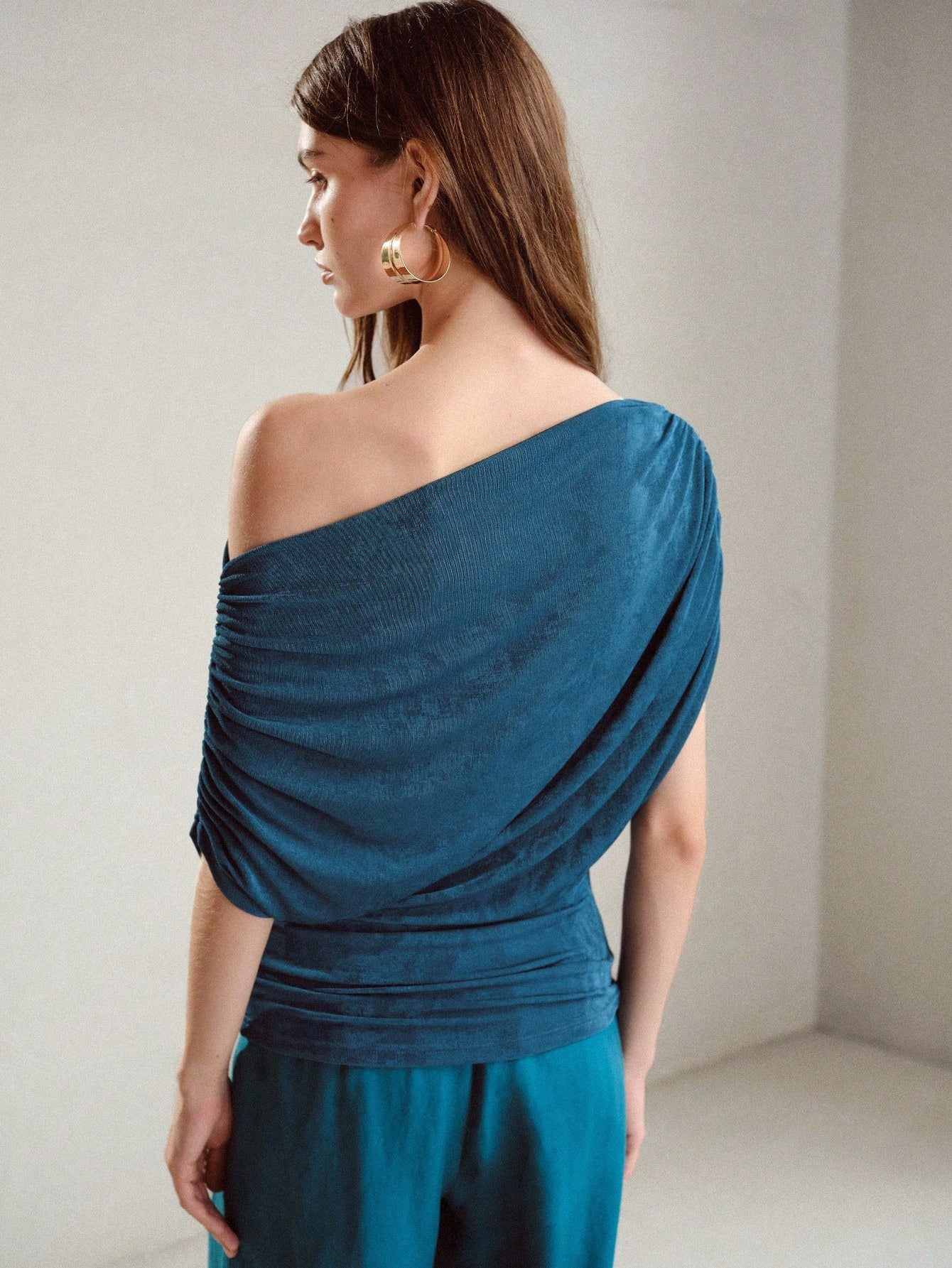 CM-TS820955 Women Casual Seoul Style Boat Neck Asymmetric Shoulder Ruched Knit Top - Teal Blue