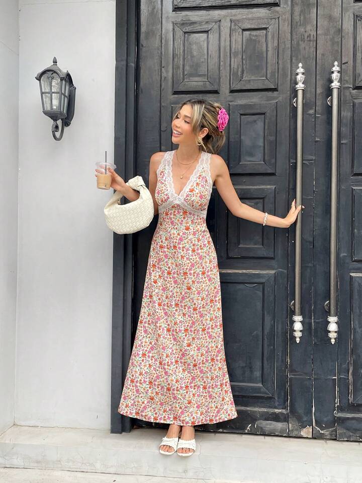 CM-DS251553 Women Casual Seoul Style Lace Panel Floral Print V-Neck Sleeveless Dress