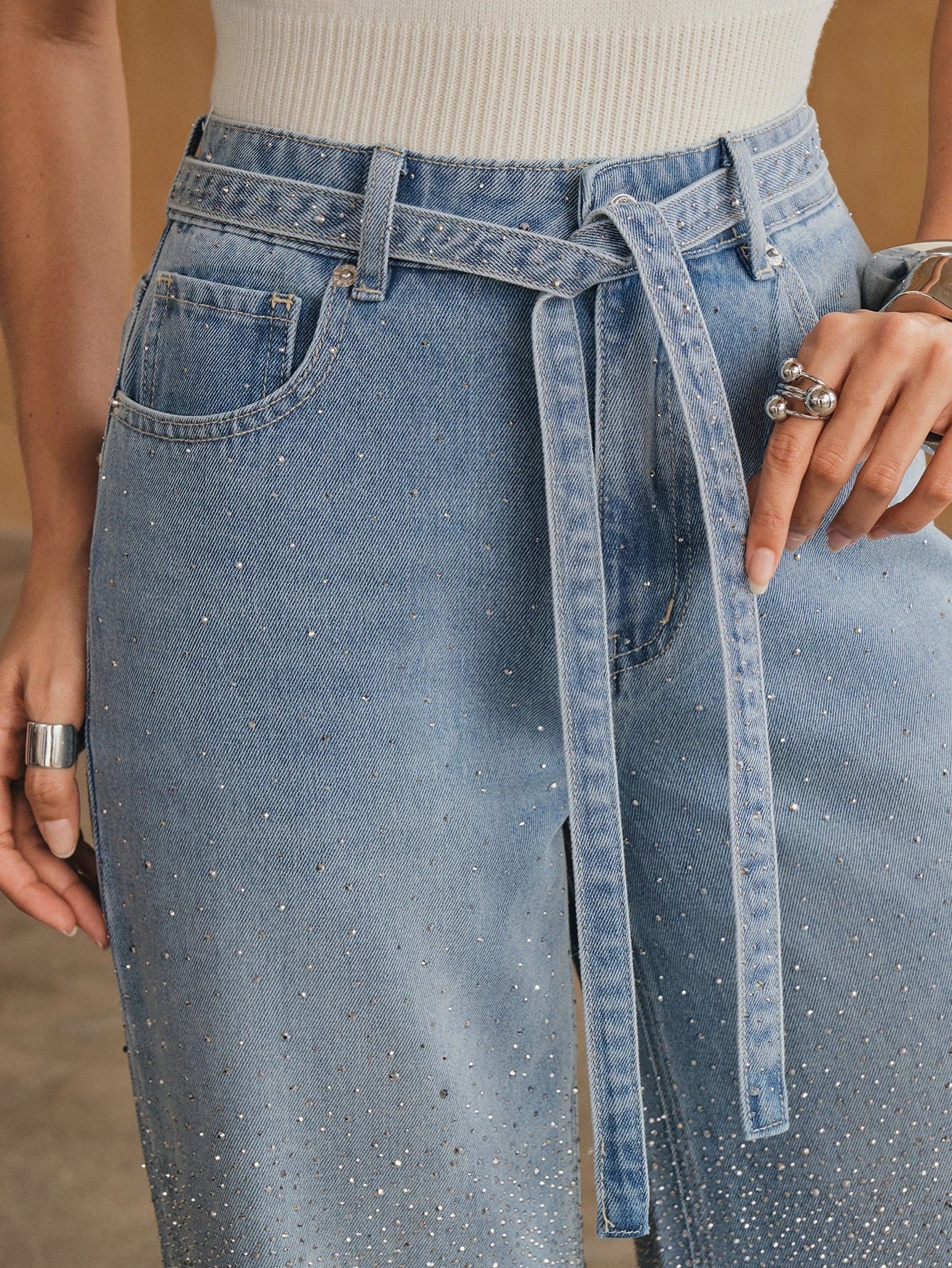 CM-BS988516 Women Elegant Seoul Style Mid Waist Rhinestone Decor Straight Leg Denim Jeans With Belt